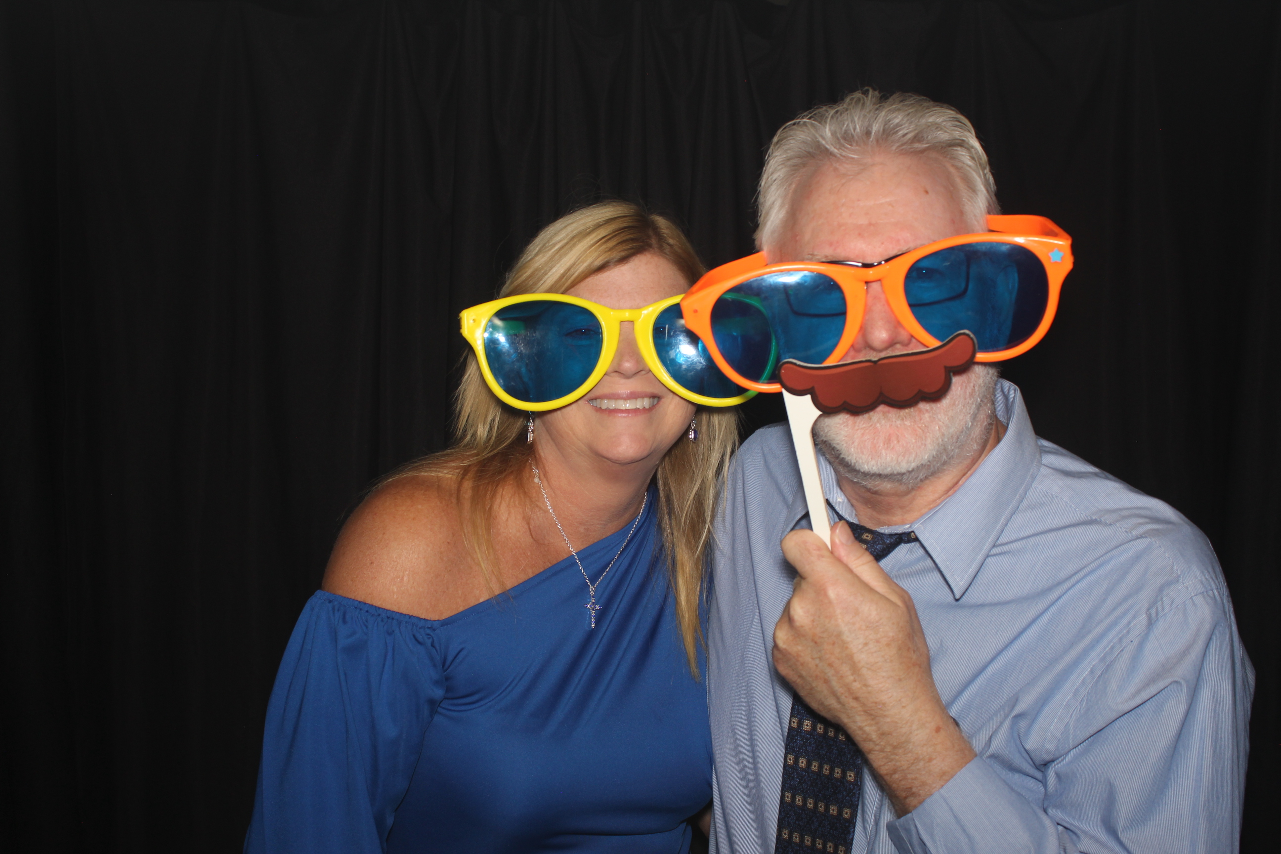 The Hortons | View more photos from the event at gallery.photoboothcincy.com/u/PhotoBoothCincy/The-Hortons