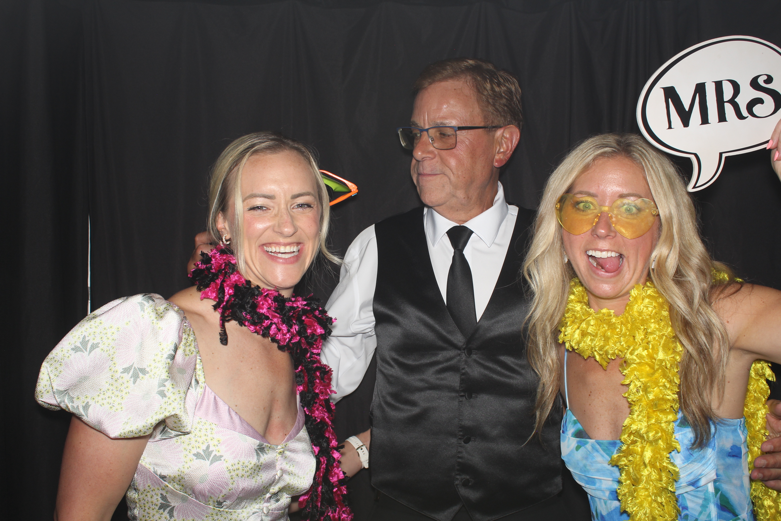 The Hortons | View more photos from the event at gallery.photoboothcincy.com/u/PhotoBoothCincy/The-Hortons