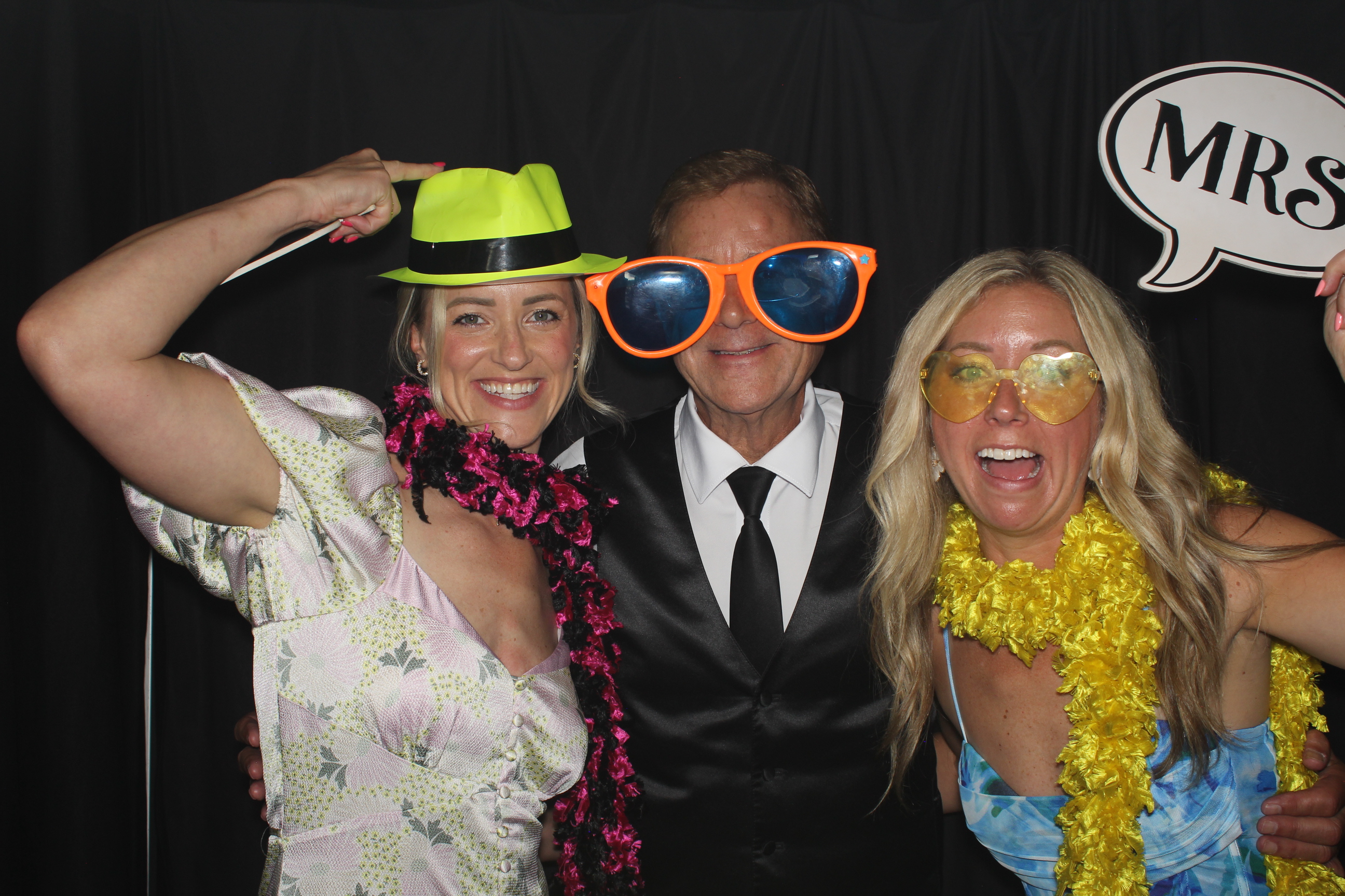 The Hortons | View more photos from the event at gallery.photoboothcincy.com/u/PhotoBoothCincy/The-Hortons