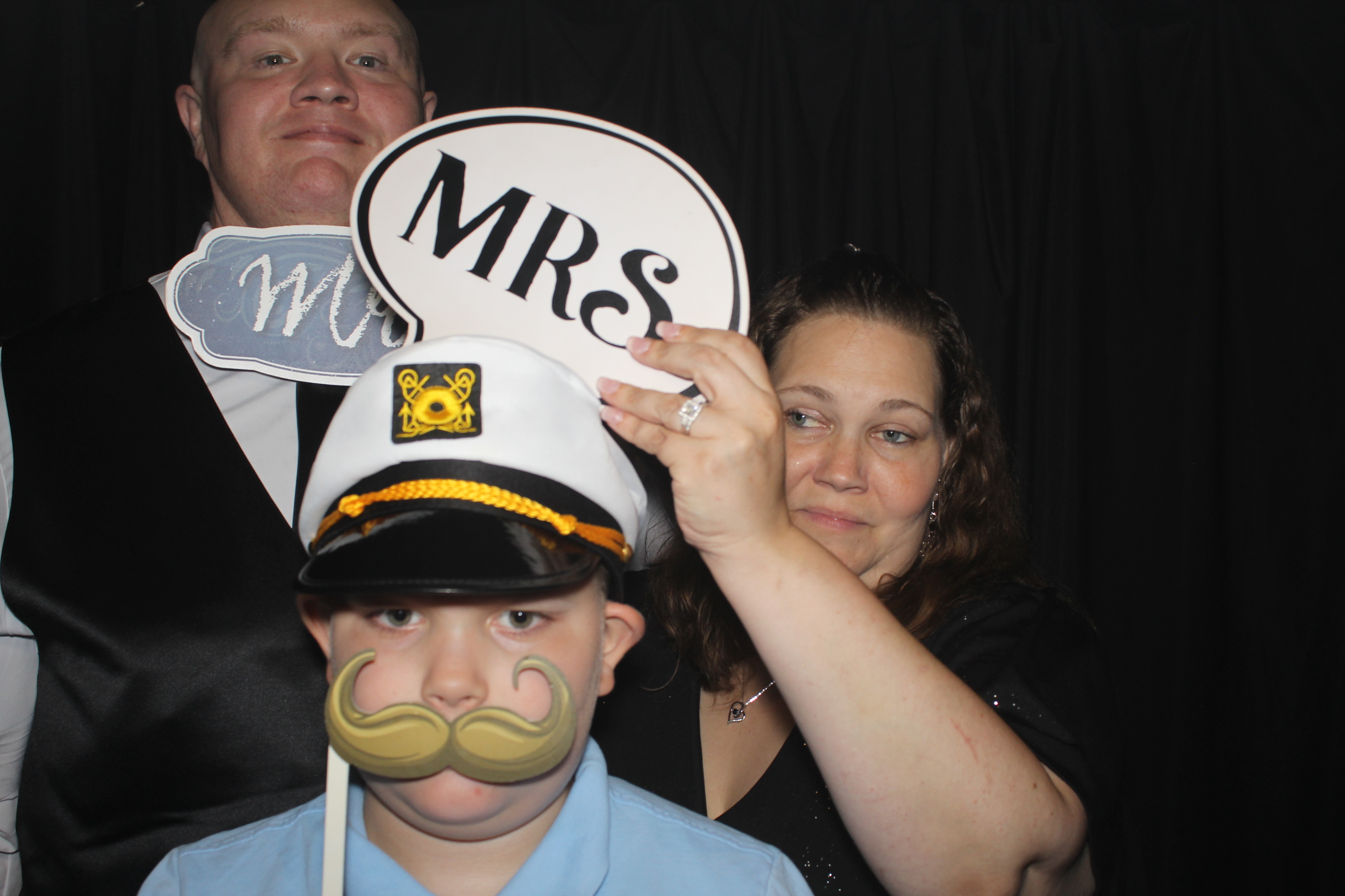 The Hortons | View more photos from the event at gallery.photoboothcincy.com/u/PhotoBoothCincy/The-Hortons