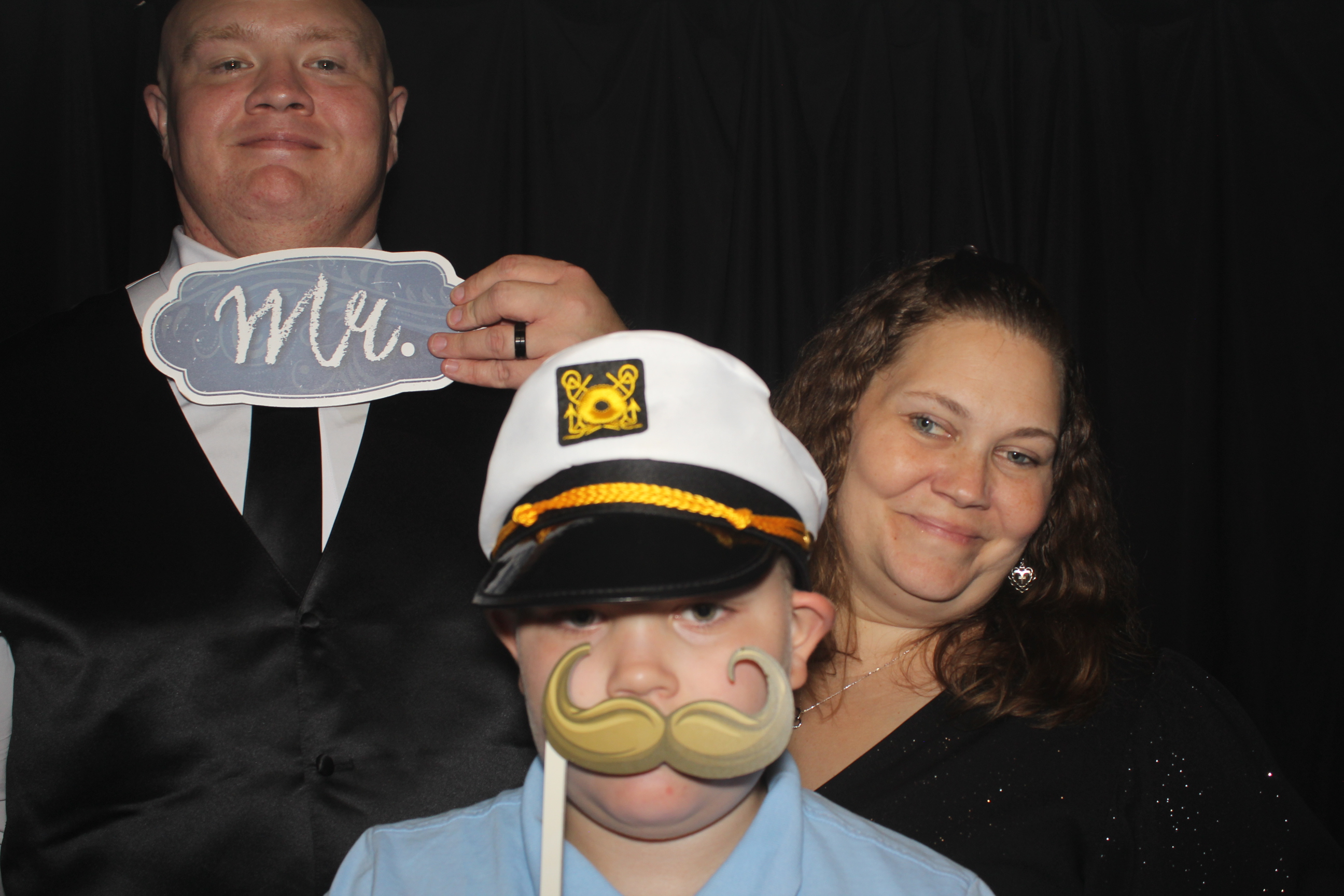The Hortons | View more photos from the event at gallery.photoboothcincy.com/u/PhotoBoothCincy/The-Hortons