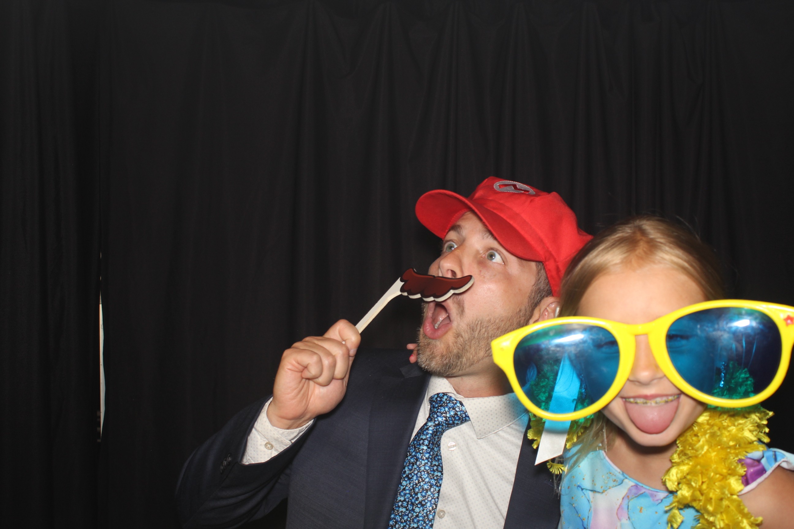 The Hortons | View more photos from the event at gallery.photoboothcincy.com/u/PhotoBoothCincy/The-Hortons