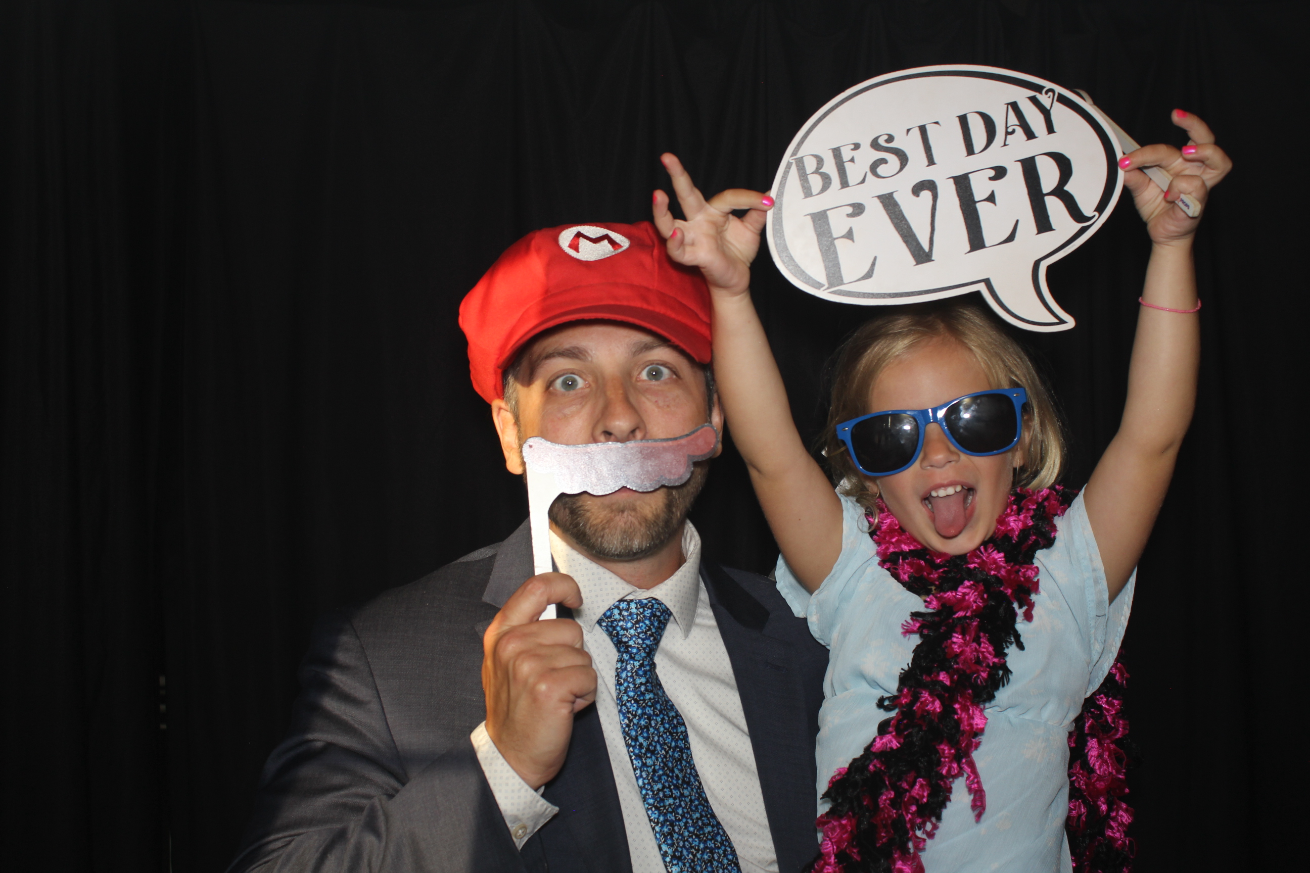 The Hortons | View more photos from the event at gallery.photoboothcincy.com/u/PhotoBoothCincy/The-Hortons
