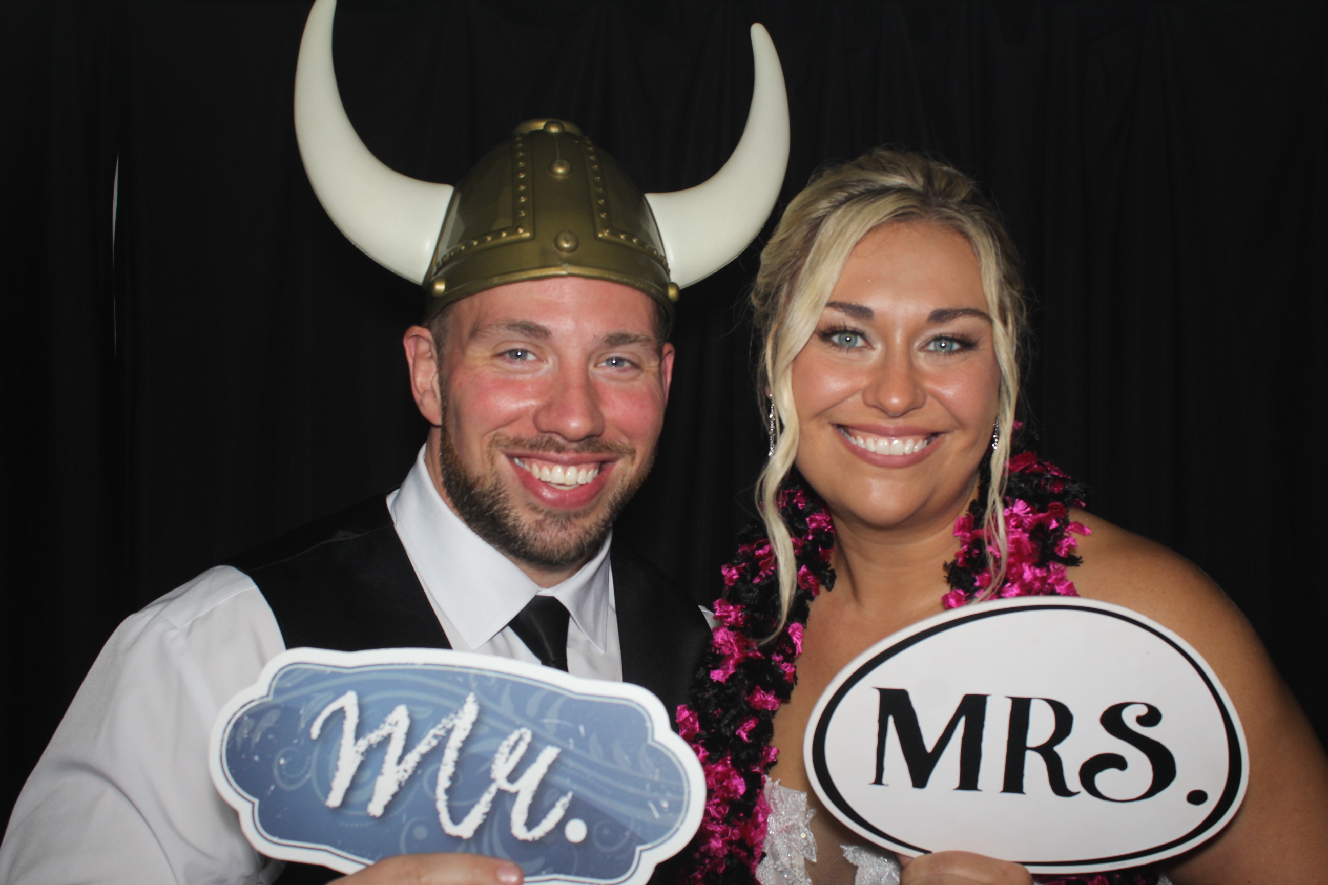 The Hortons | View more photos from the event at gallery.photoboothcincy.com/u/PhotoBoothCincy/The-Hortons