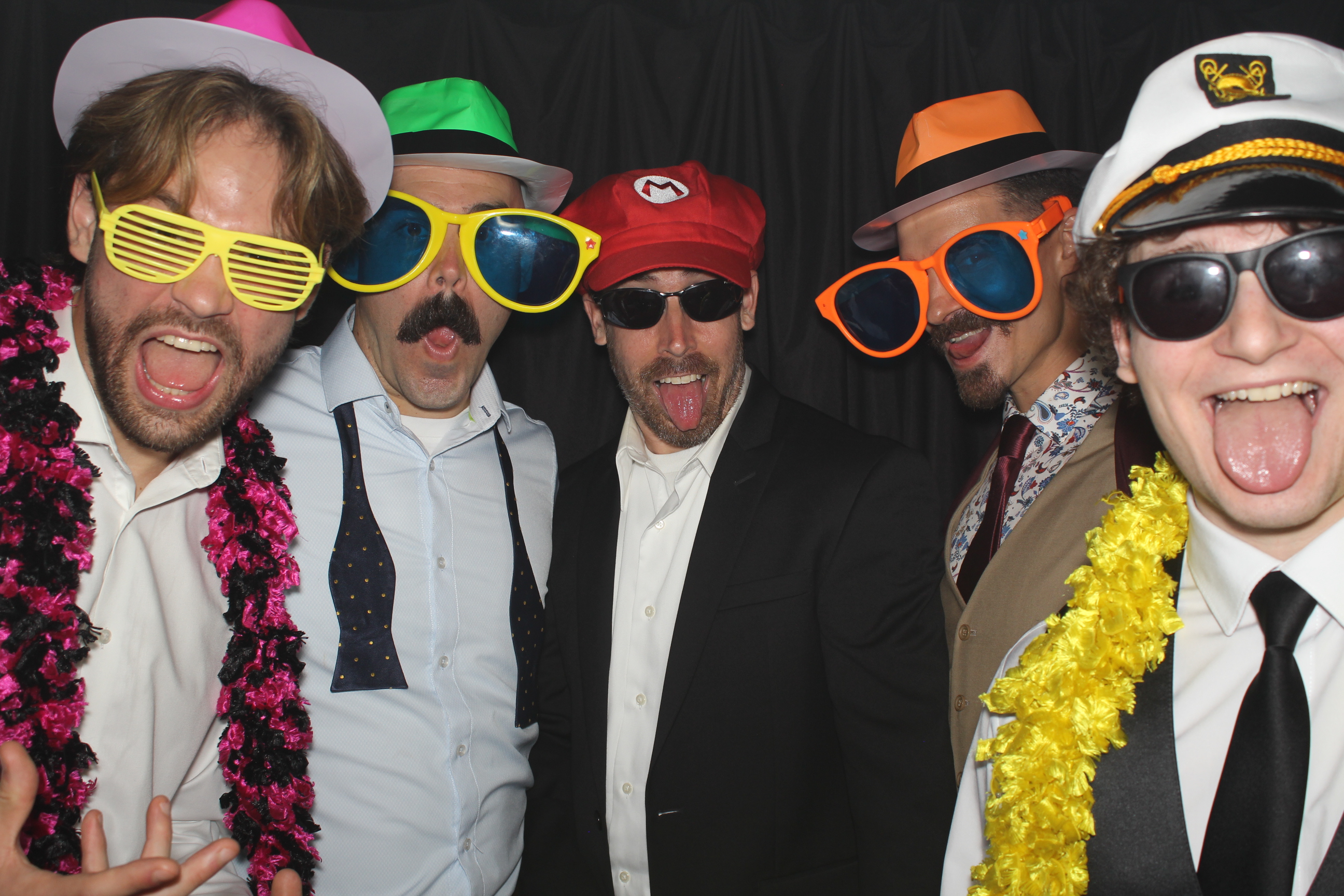 The Hortons | View more photos from the event at gallery.photoboothcincy.com/u/PhotoBoothCincy/The-Hortons