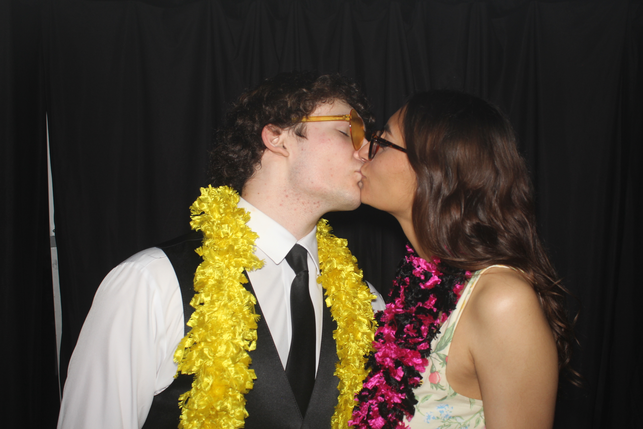 The Hortons | View more photos from the event at gallery.photoboothcincy.com/u/PhotoBoothCincy/The-Hortons