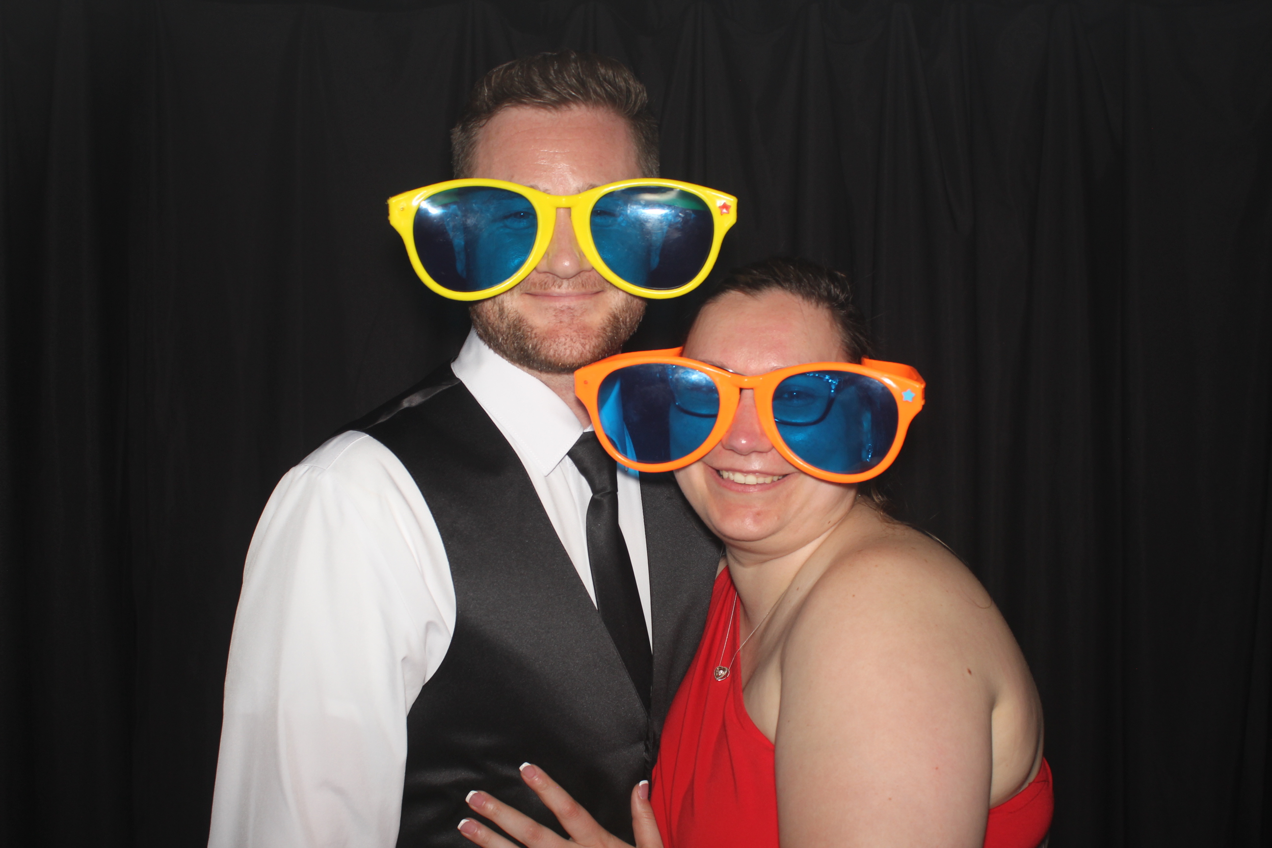 The Hortons | View more photos from the event at gallery.photoboothcincy.com/u/PhotoBoothCincy/The-Hortons
