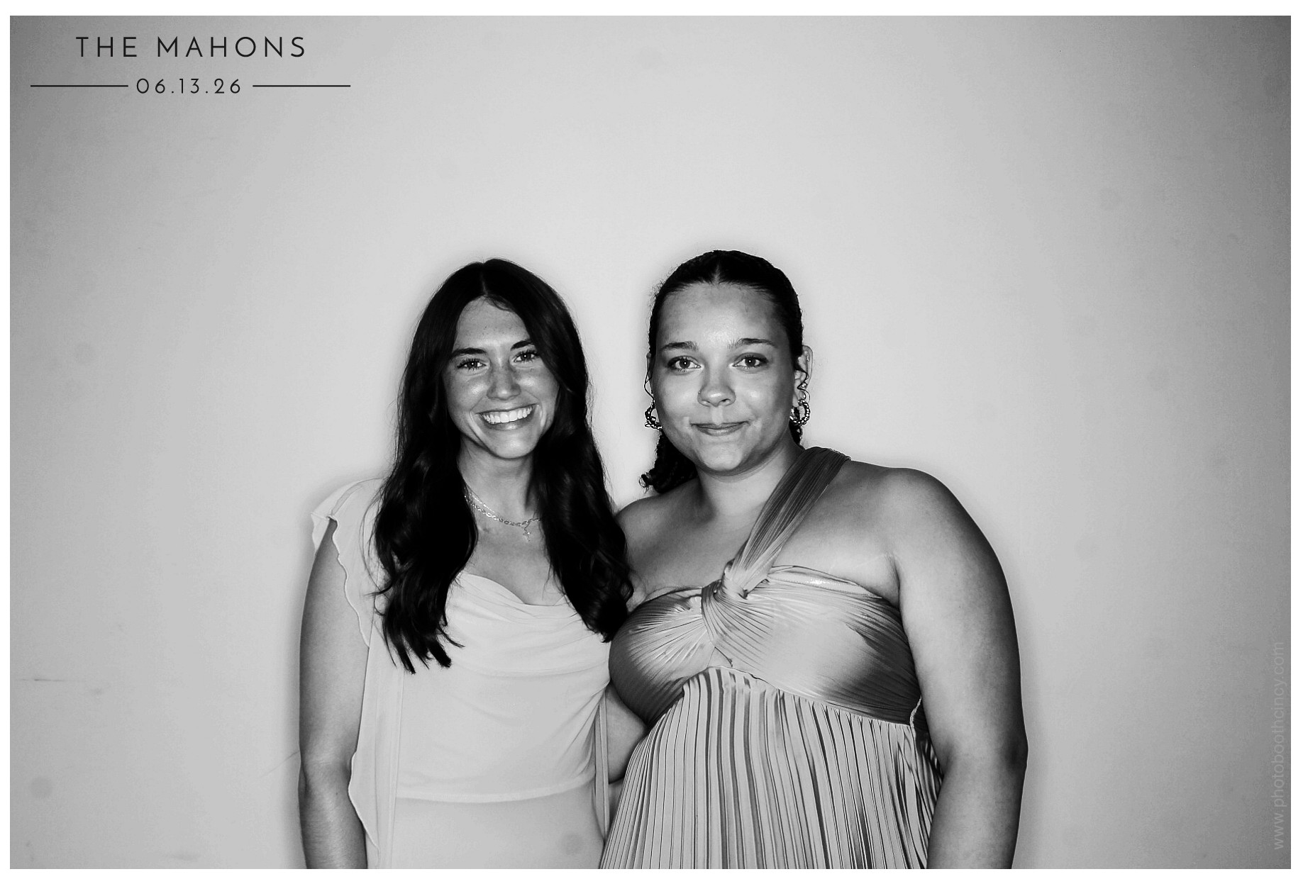 The Mahons | View more photos from the event at gallery.photoboothcincy.com/u/PhotoBoothCincy/The-Mahons