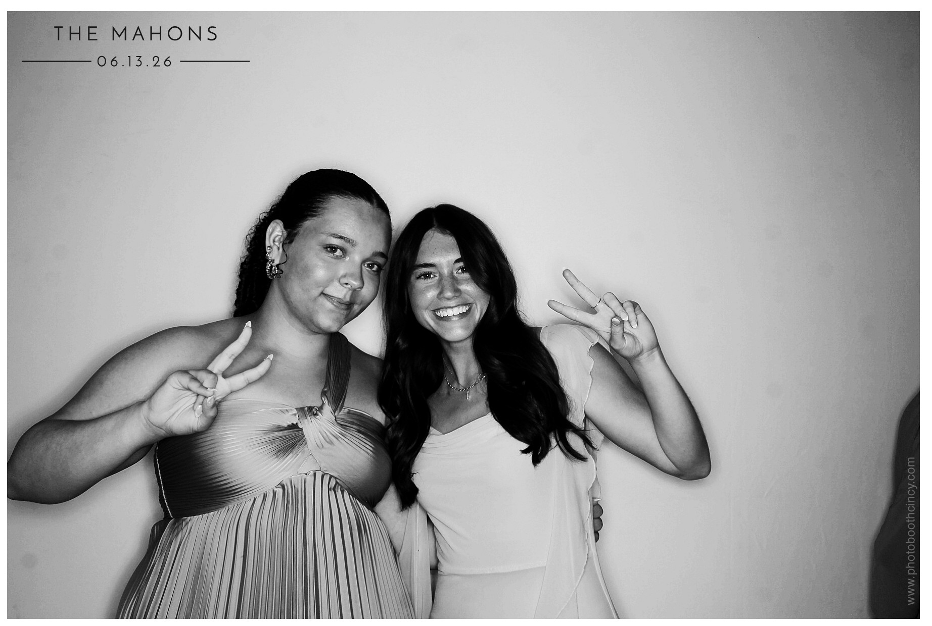 The Mahons | View more photos from the event at gallery.photoboothcincy.com/u/PhotoBoothCincy/The-Mahons