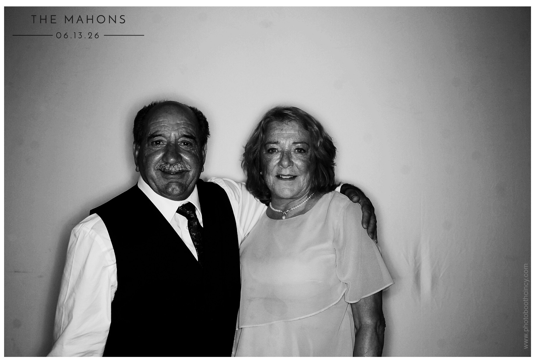 The Mahons | View more photos from the event at gallery.photoboothcincy.com/u/PhotoBoothCincy/The-Mahons