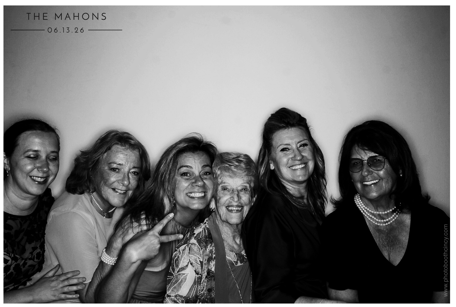 The Mahons | View more photos from the event at gallery.photoboothcincy.com/u/PhotoBoothCincy/The-Mahons