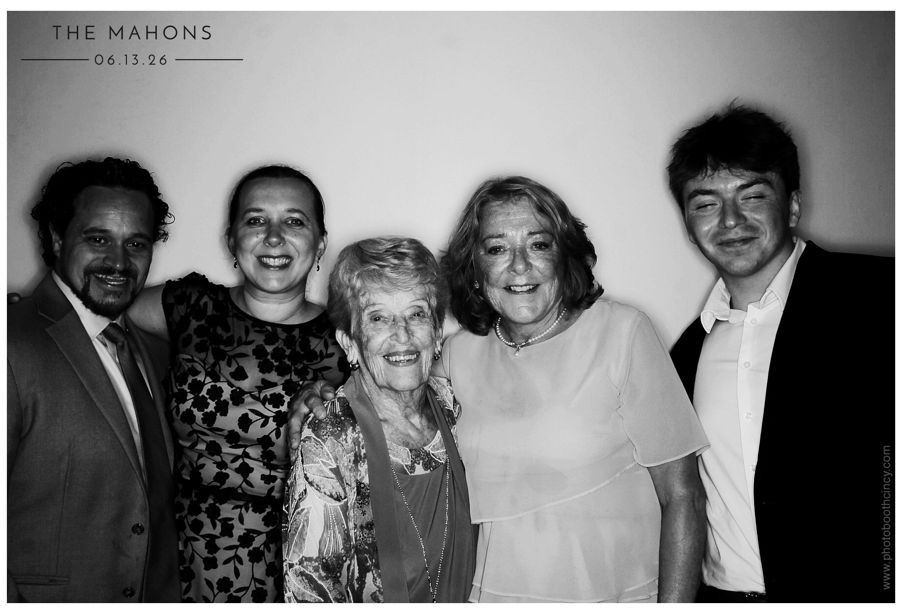 The Mahons | View more photos from the event at gallery.photoboothcincy.com/u/PhotoBoothCincy/The-Mahons