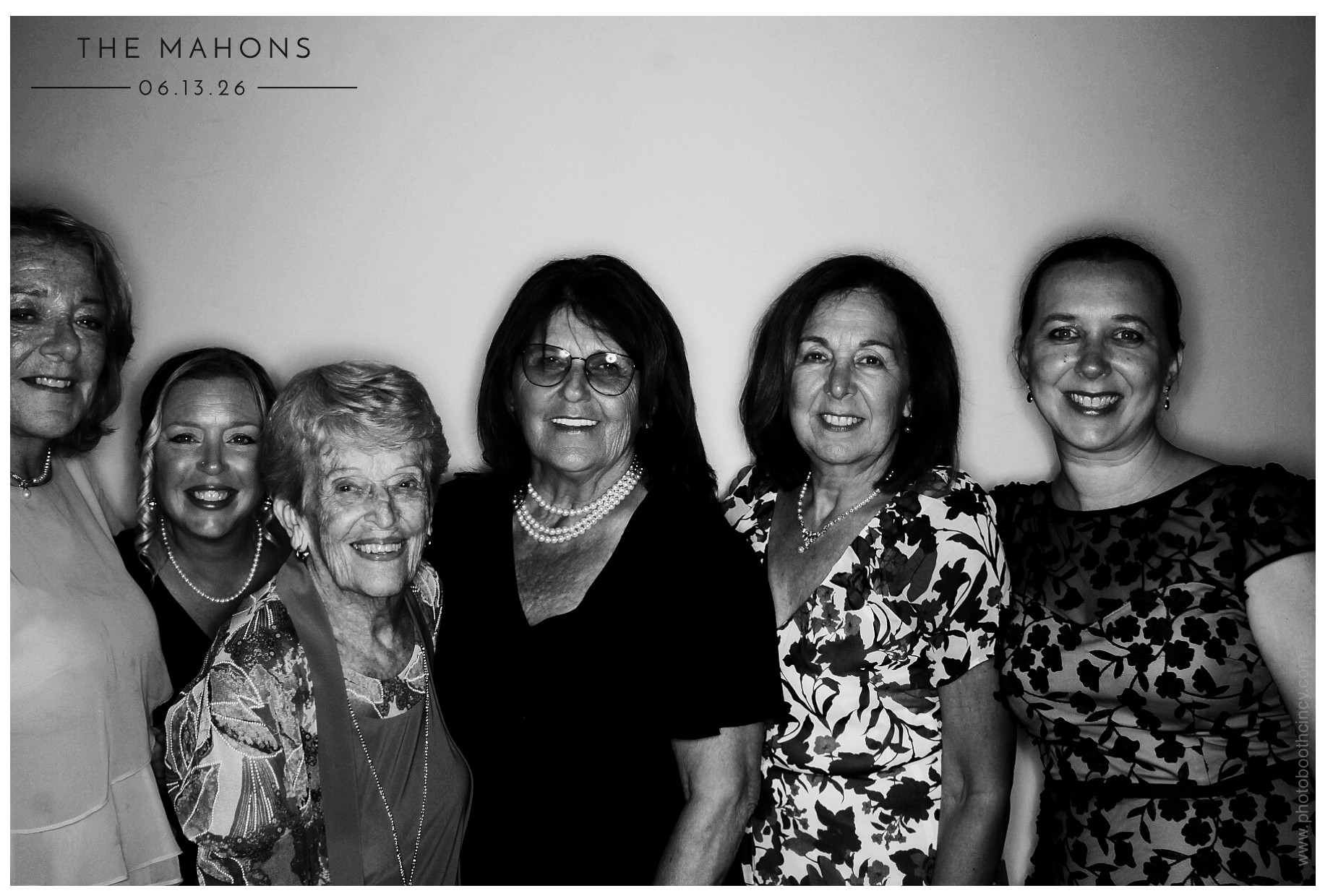 The Mahons | View more photos from the event at gallery.photoboothcincy.com/u/PhotoBoothCincy/The-Mahons