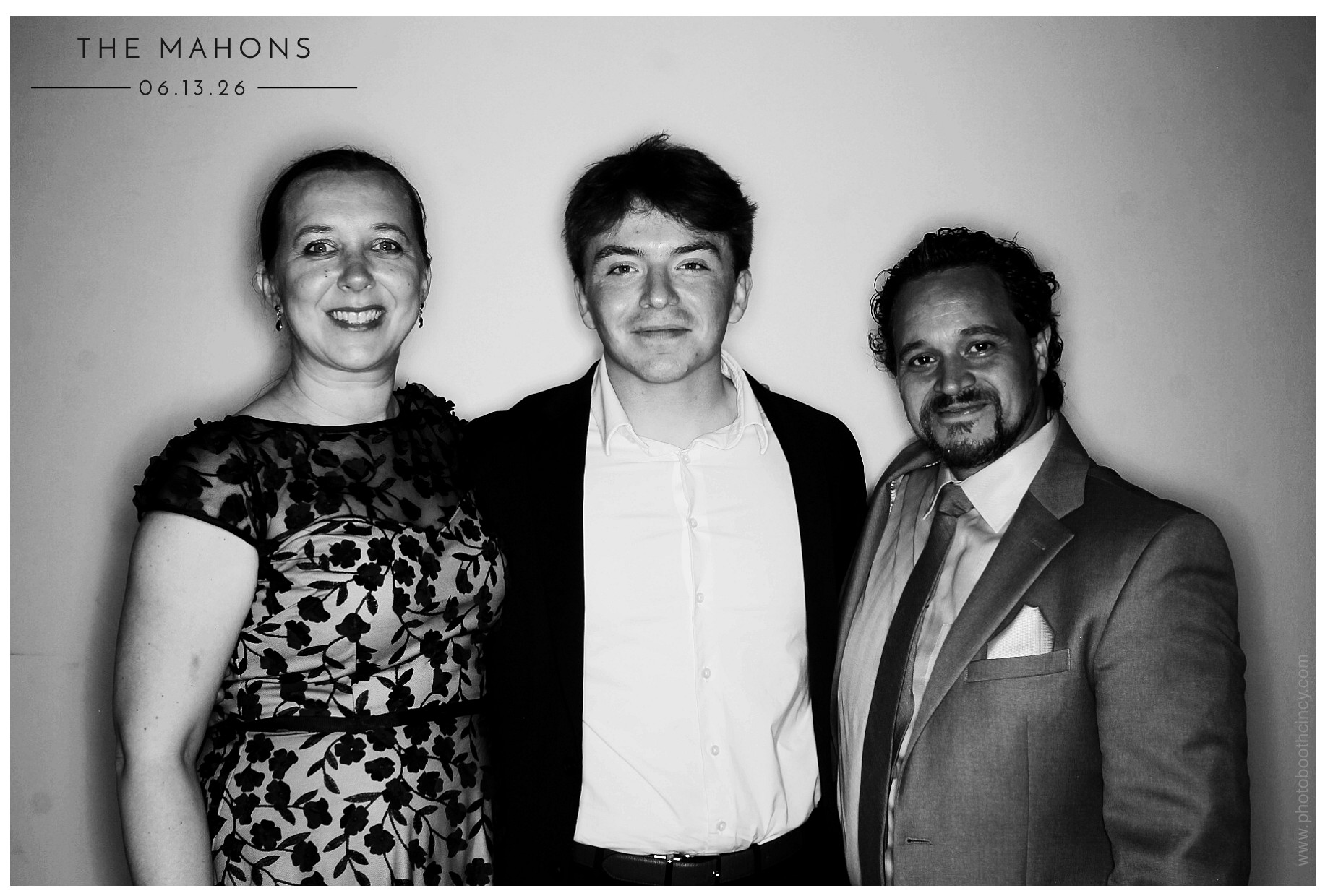 The Mahons | View more photos from the event at gallery.photoboothcincy.com/u/PhotoBoothCincy/The-Mahons