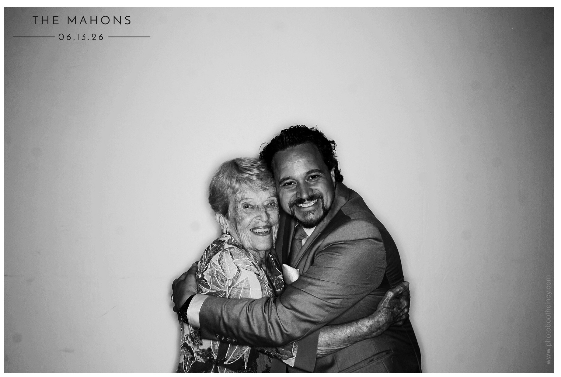 The Mahons | View more photos from the event at gallery.photoboothcincy.com/u/PhotoBoothCincy/The-Mahons