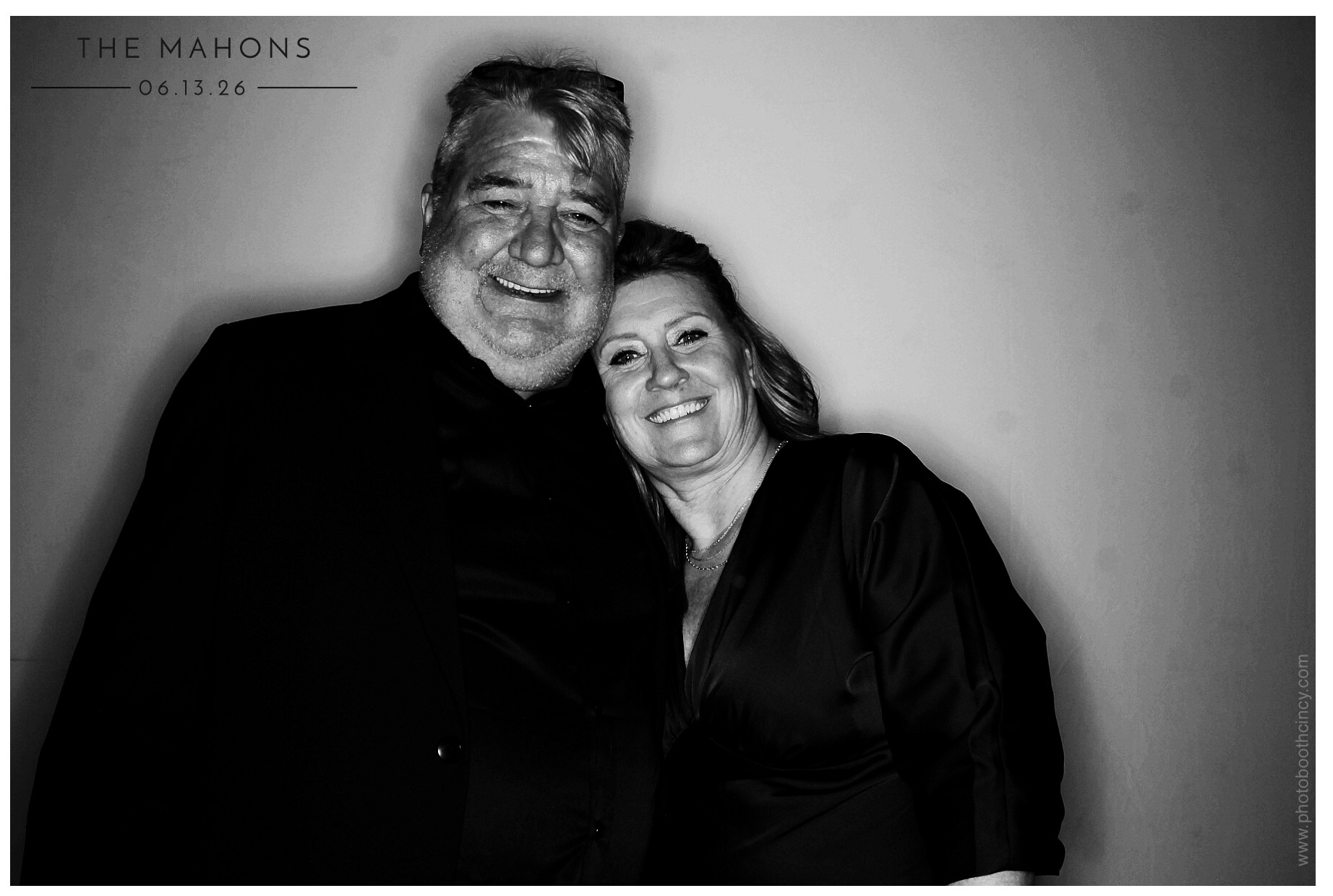 The Mahons | View more photos from the event at gallery.photoboothcincy.com/u/PhotoBoothCincy/The-Mahons