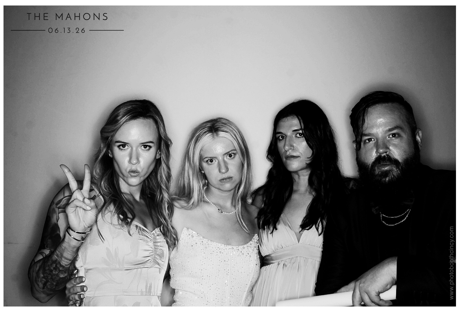 The Mahons | View more photos from the event at gallery.photoboothcincy.com/u/PhotoBoothCincy/The-Mahons