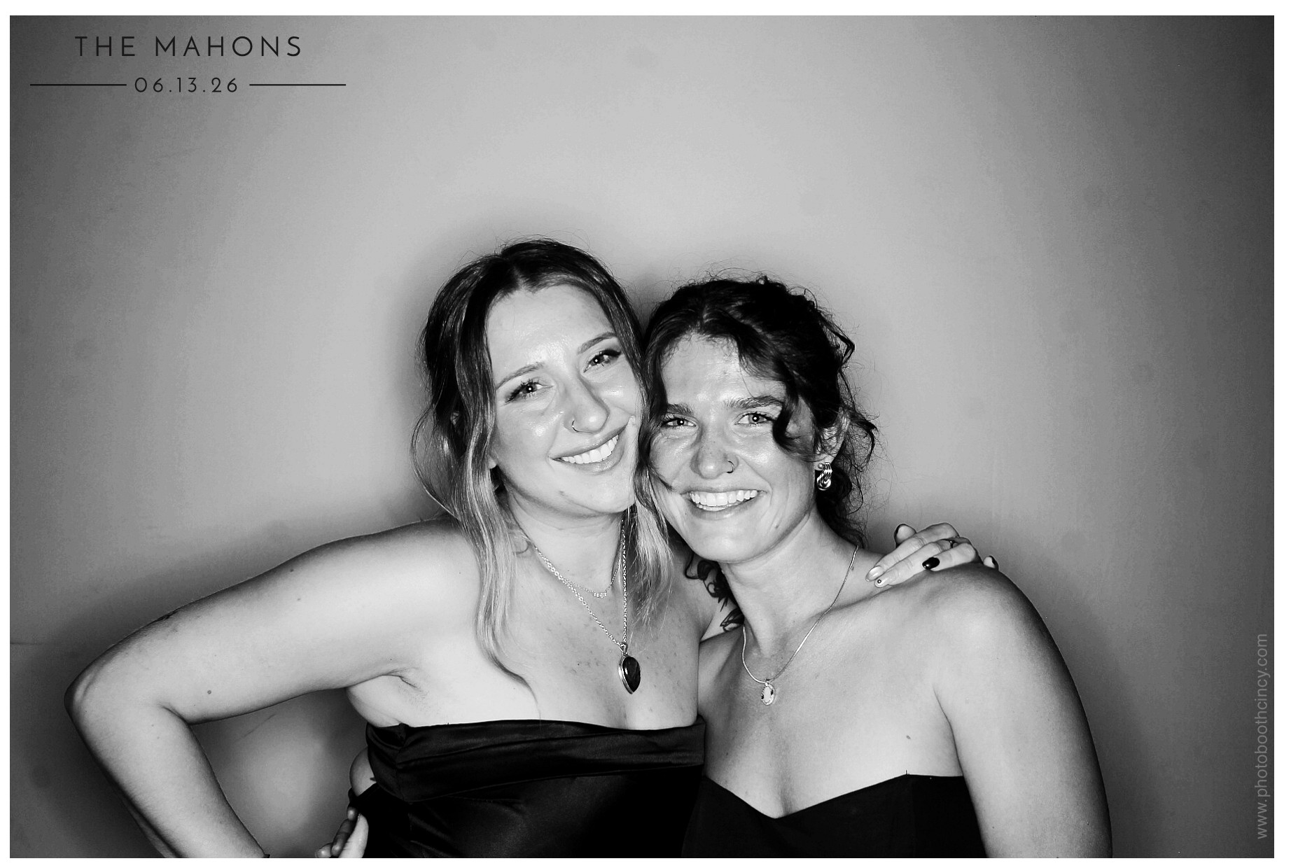 The Mahons | View more photos from the event at gallery.photoboothcincy.com/u/PhotoBoothCincy/The-Mahons