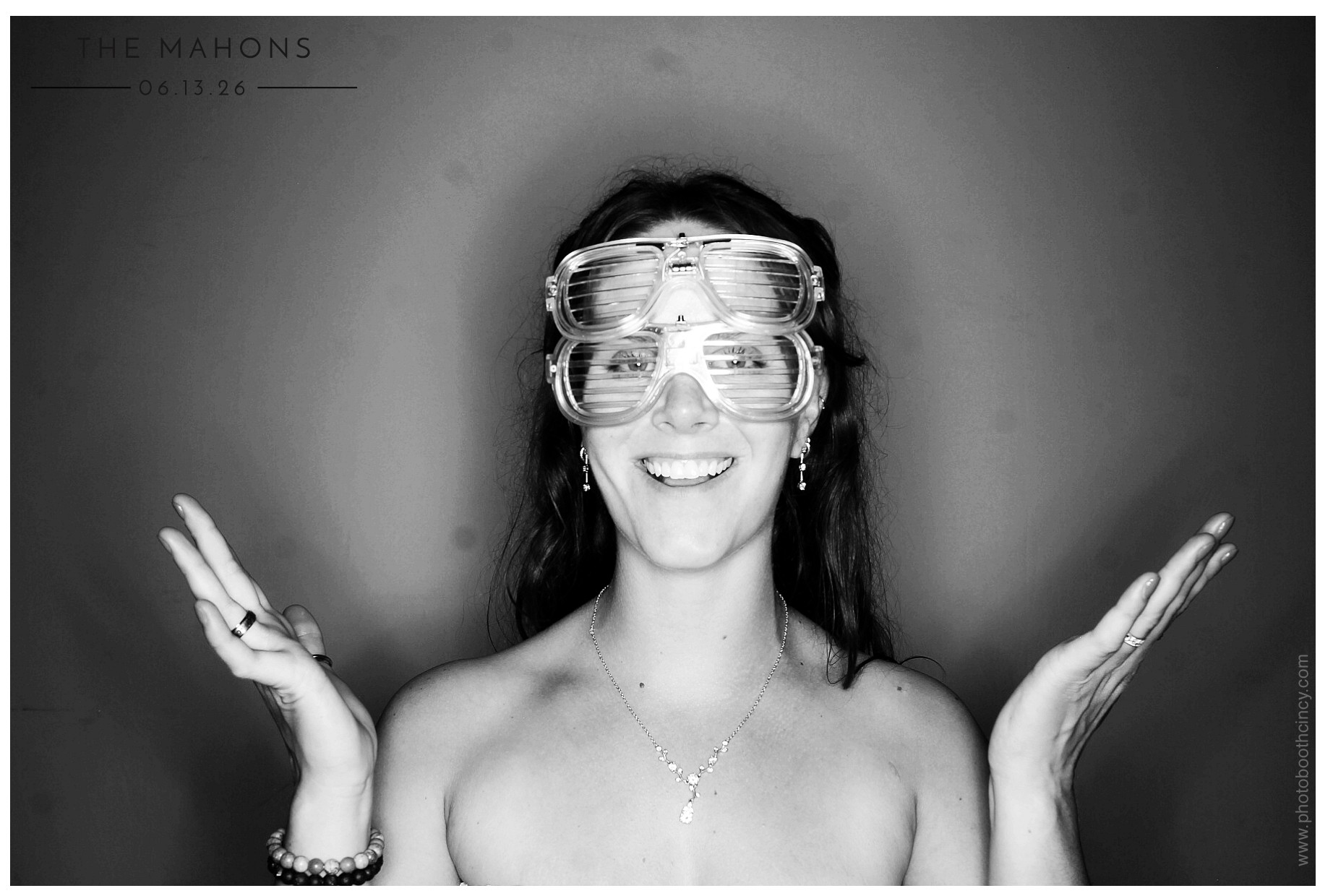 The Mahons | View more photos from the event at gallery.photoboothcincy.com/u/PhotoBoothCincy/The-Mahons
