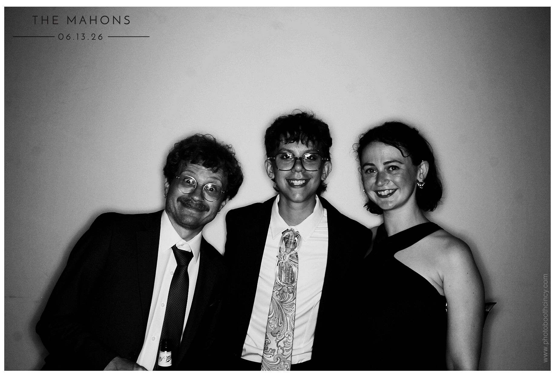 The Mahons | View more photos from the event at gallery.photoboothcincy.com/u/PhotoBoothCincy/The-Mahons