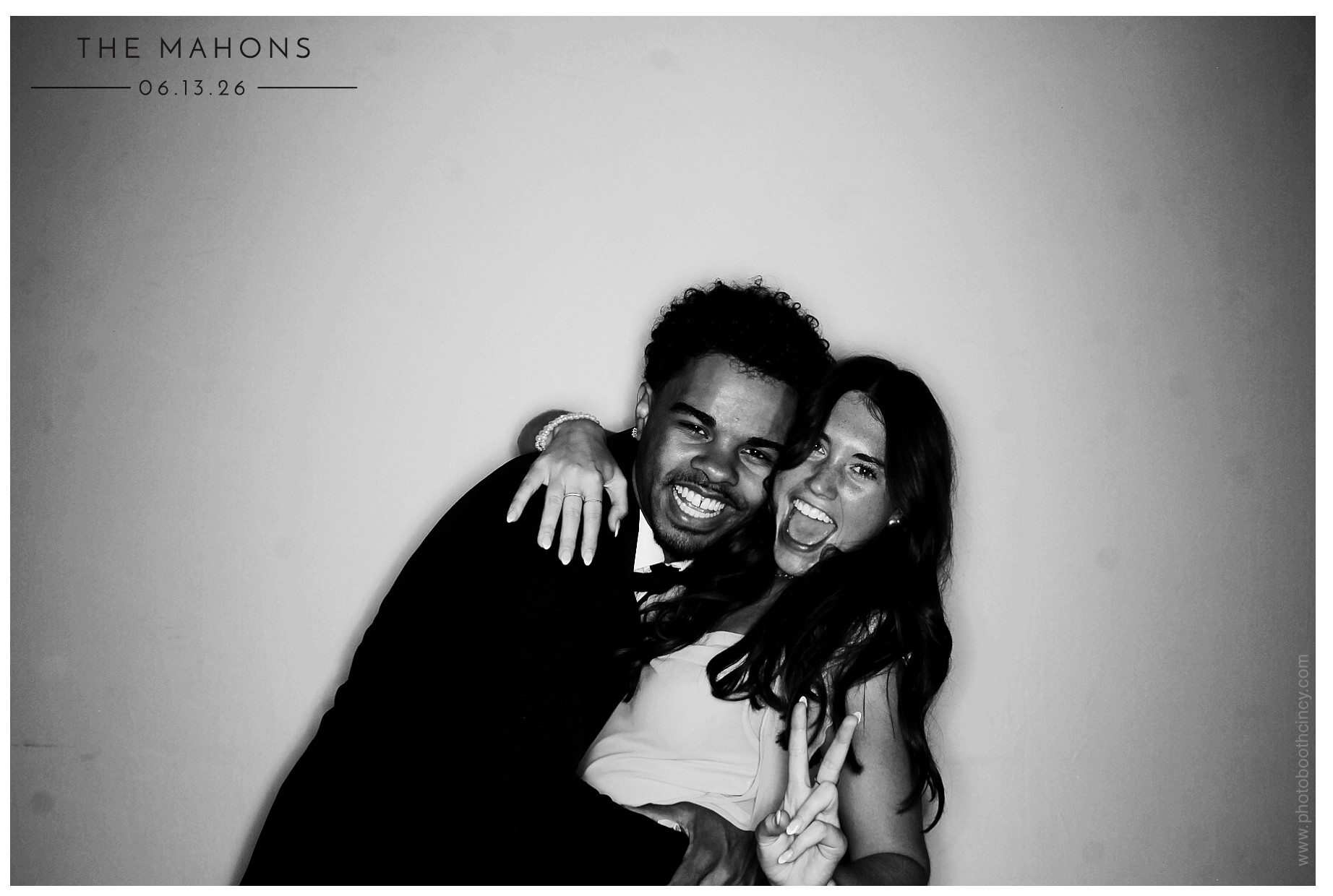 The Mahons | View more photos from the event at gallery.photoboothcincy.com/u/PhotoBoothCincy/The-Mahons