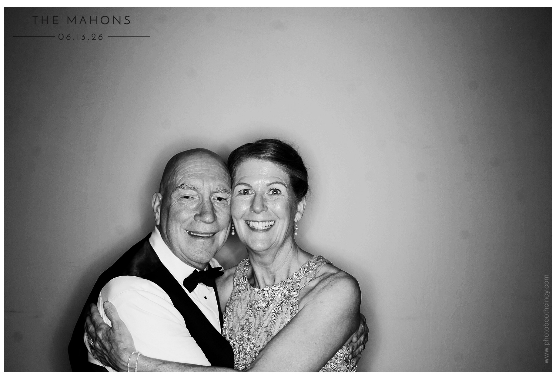 The Mahons | View more photos from the event at gallery.photoboothcincy.com/u/PhotoBoothCincy/The-Mahons