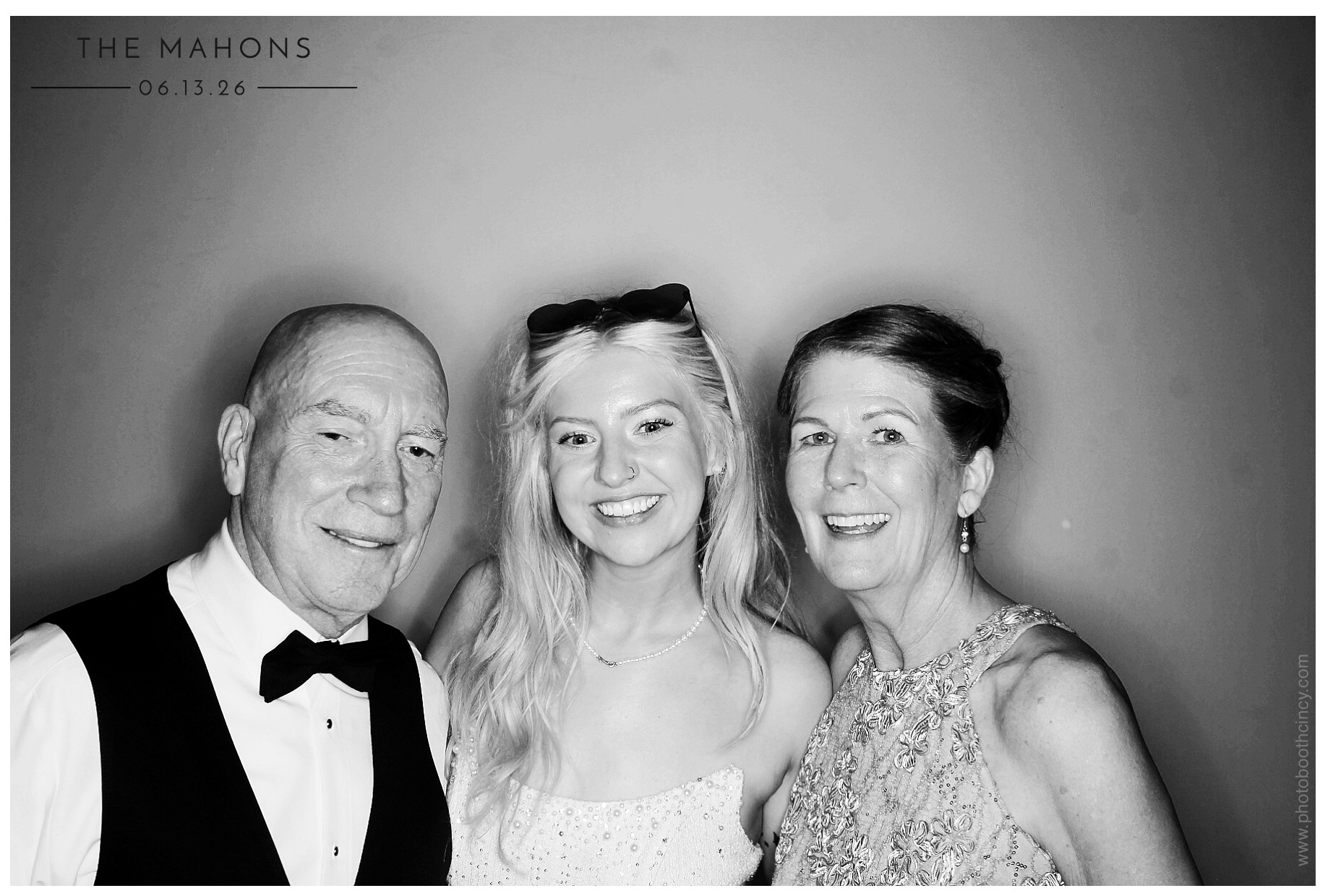 The Mahons | View more photos from the event at gallery.photoboothcincy.com/u/PhotoBoothCincy/The-Mahons