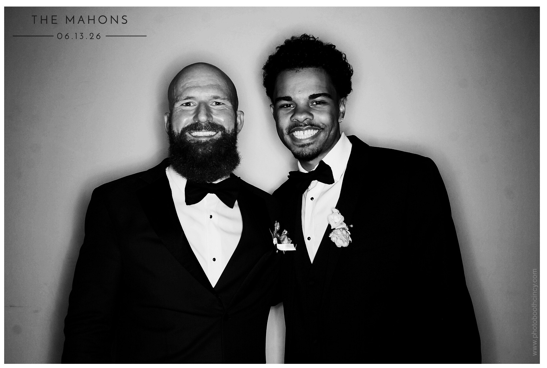 The Mahons | View more photos from the event at gallery.photoboothcincy.com/u/PhotoBoothCincy/The-Mahons