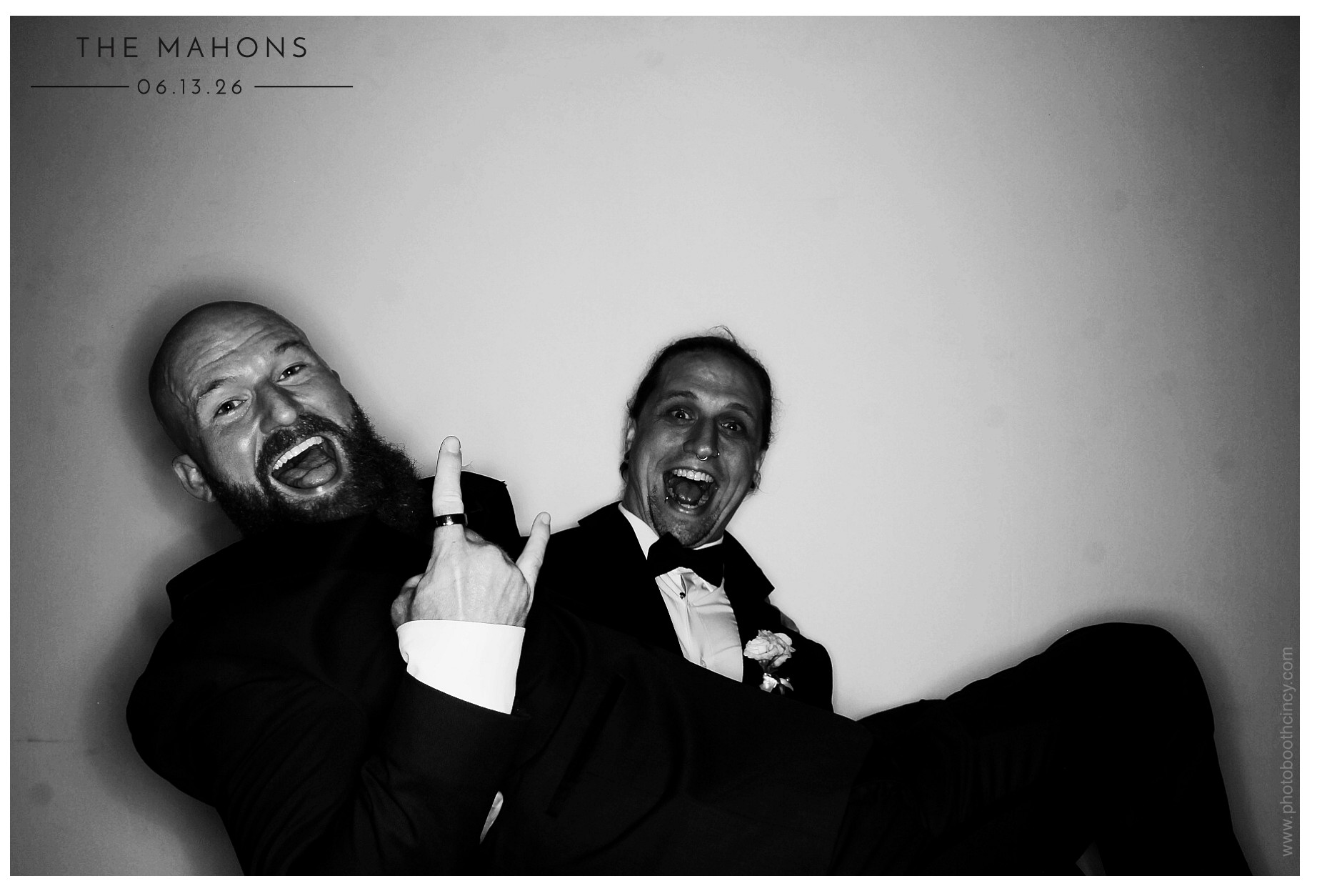 The Mahons | View more photos from the event at gallery.photoboothcincy.com/u/PhotoBoothCincy/The-Mahons