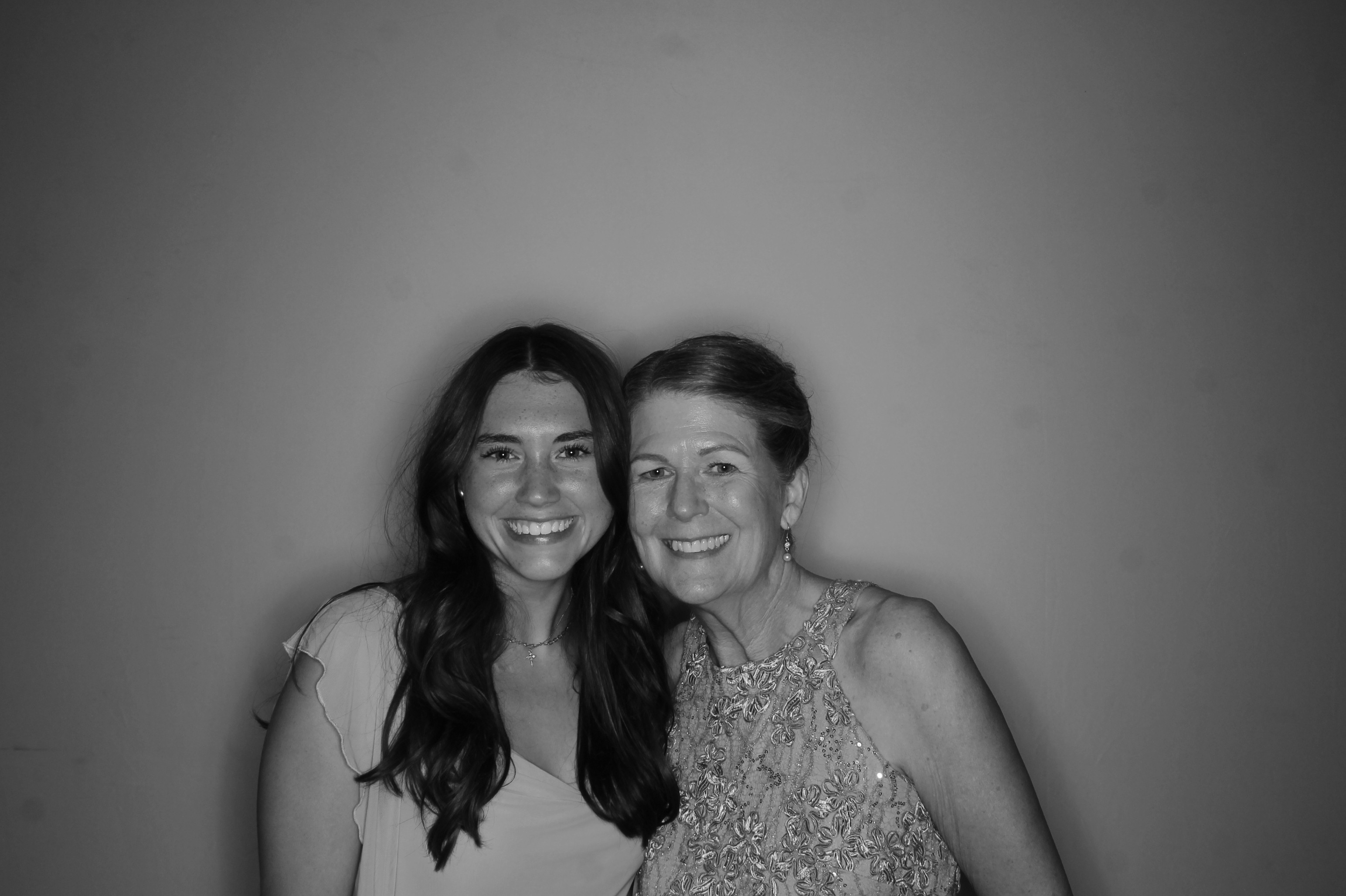 The Mahons | View more photos from the event at gallery.photoboothcincy.com/u/PhotoBoothCincy/The-Mahons