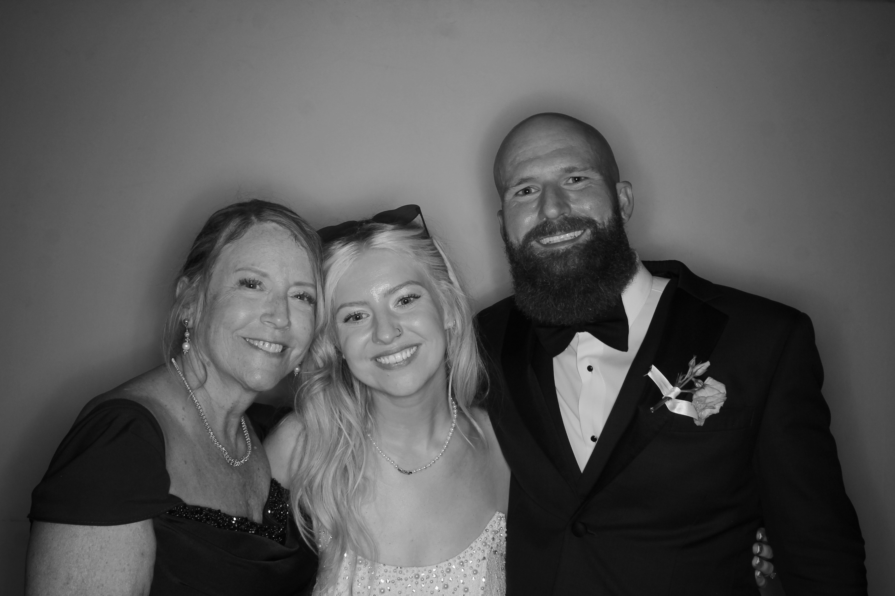 The Mahons | View more photos from the event at gallery.photoboothcincy.com/u/PhotoBoothCincy/The-Mahons