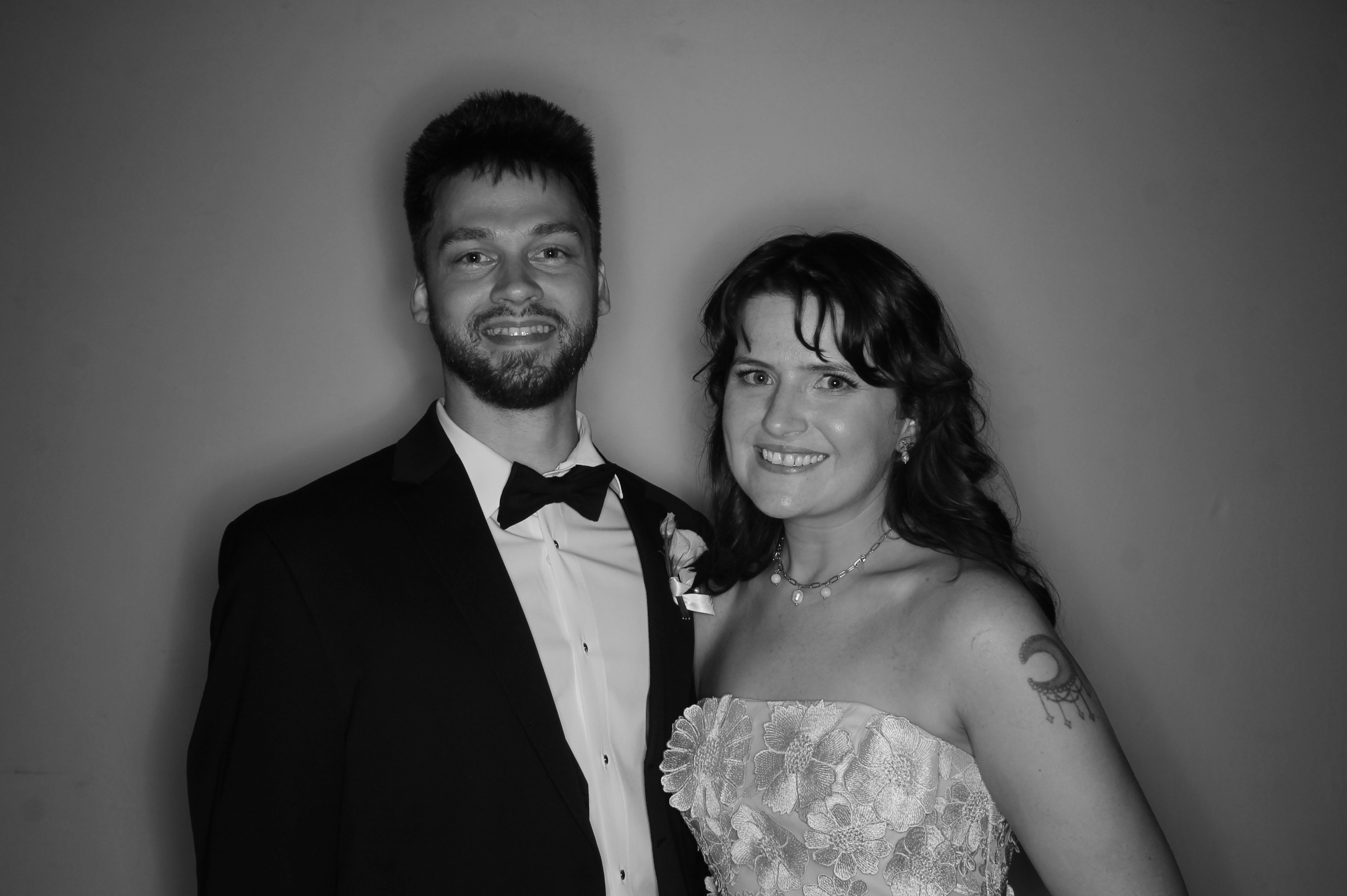 The Mahons | View more photos from the event at gallery.photoboothcincy.com/u/PhotoBoothCincy/The-Mahons