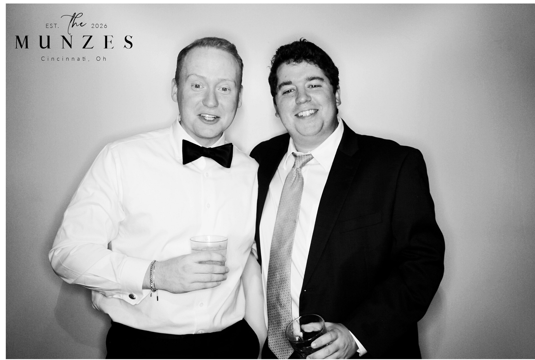 The Munzes | View more photos from the event at gallery.photoboothcincy.com/u/PhotoBoothCincy/The-Munzes