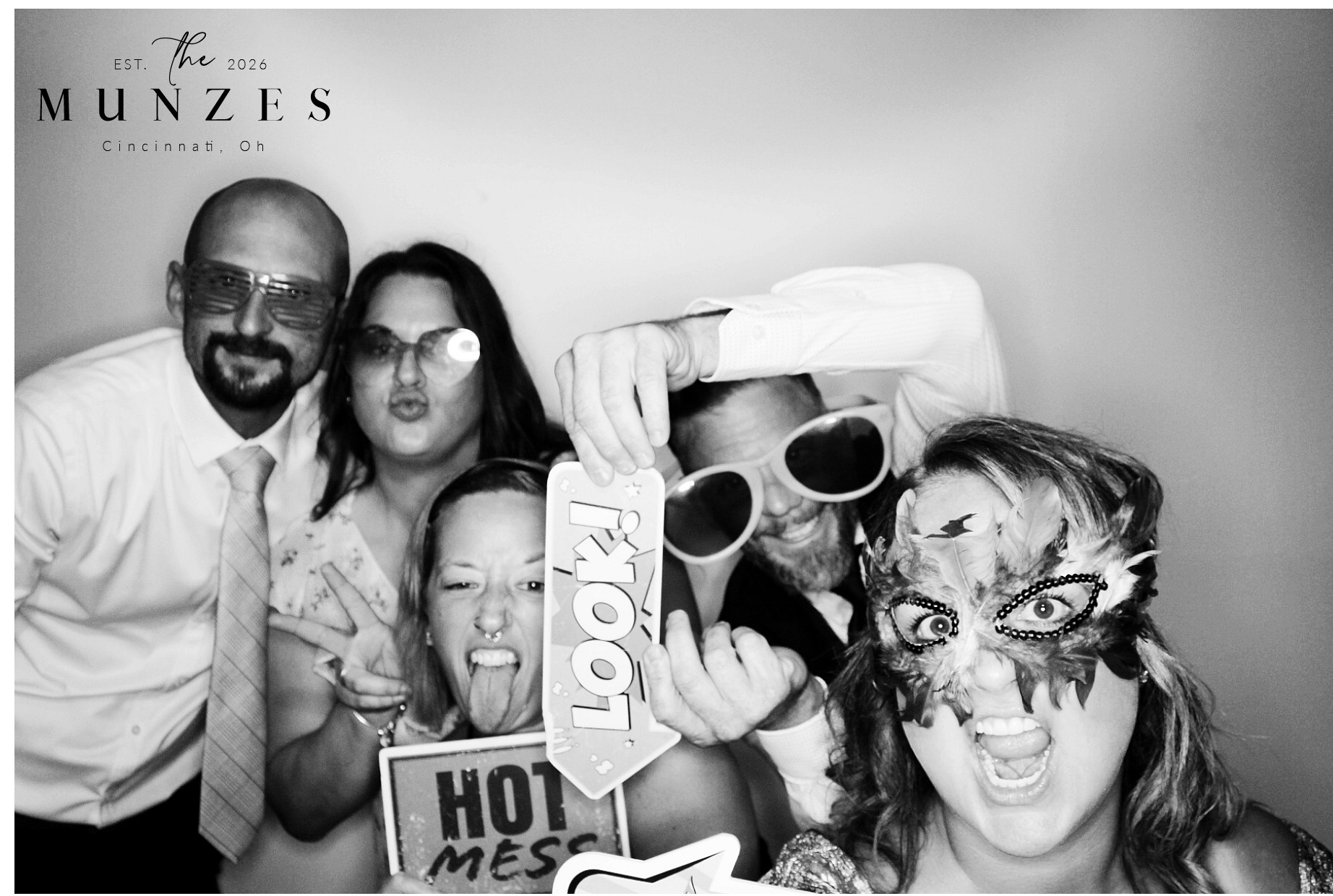 The Munzes | View more photos from the event at gallery.photoboothcincy.com/u/PhotoBoothCincy/The-Munzes