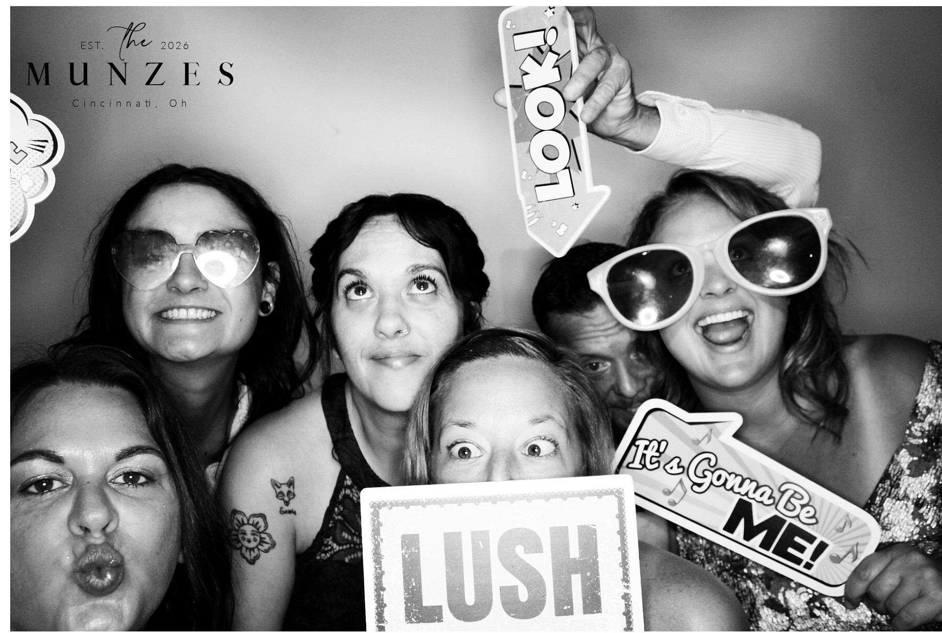 The Munzes | View more photos from the event at gallery.photoboothcincy.com/u/PhotoBoothCincy/The-Munzes