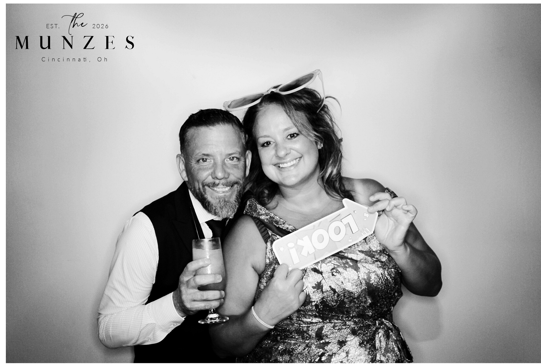 The Munzes | View more photos from the event at gallery.photoboothcincy.com/u/PhotoBoothCincy/The-Munzes