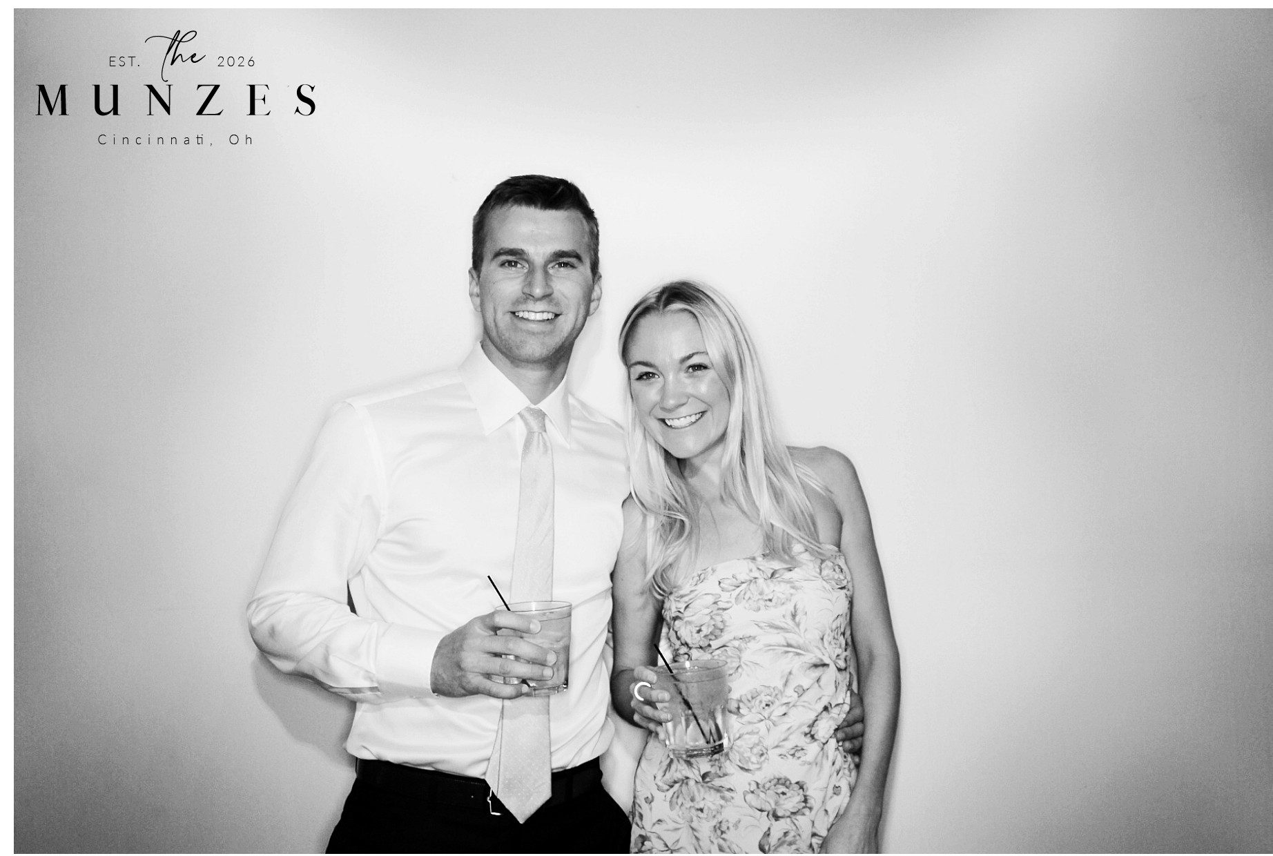 The Munzes | View more photos from the event at gallery.photoboothcincy.com/u/PhotoBoothCincy/The-Munzes