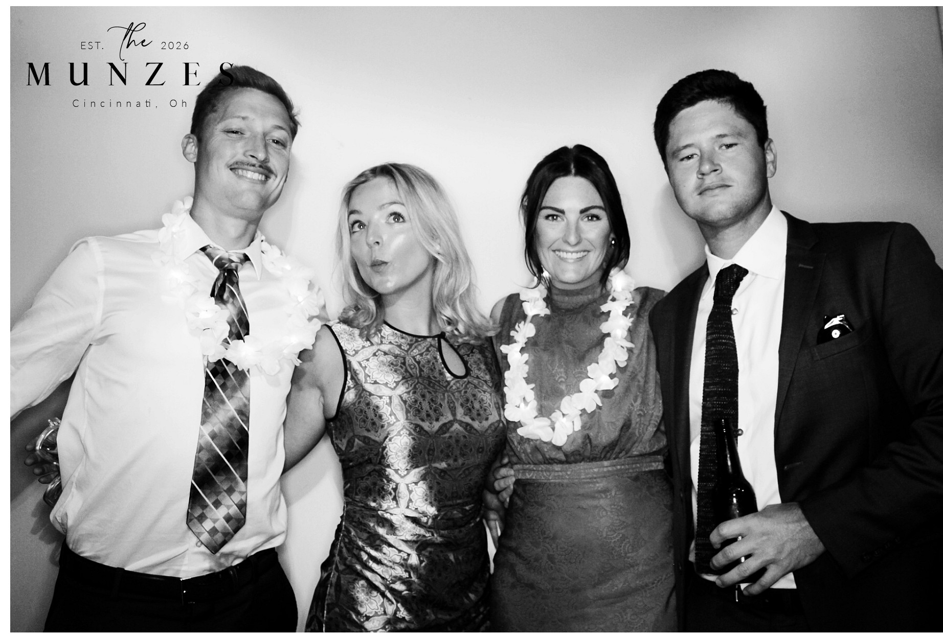The Munzes | View more photos from the event at gallery.photoboothcincy.com/u/PhotoBoothCincy/The-Munzes