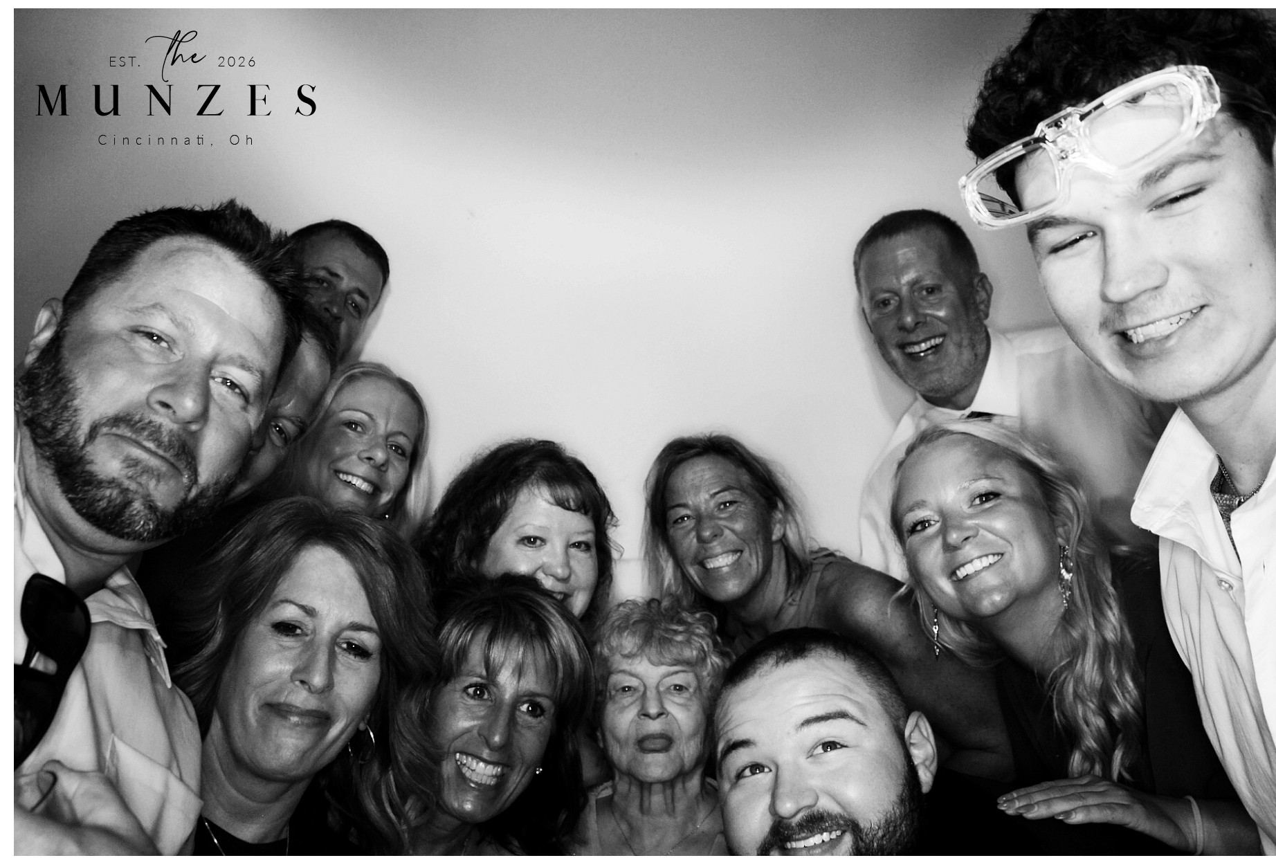 The Munzes | View more photos from the event at gallery.photoboothcincy.com/u/PhotoBoothCincy/The-Munzes