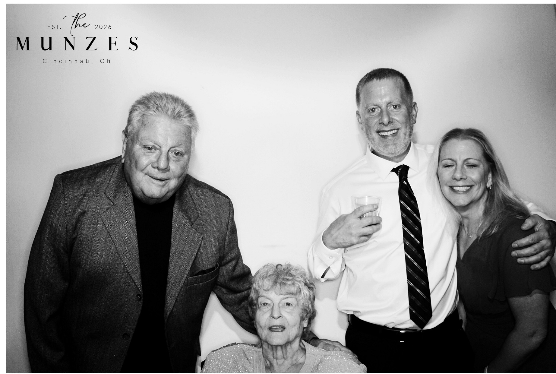 The Munzes | View more photos from the event at gallery.photoboothcincy.com/u/PhotoBoothCincy/The-Munzes