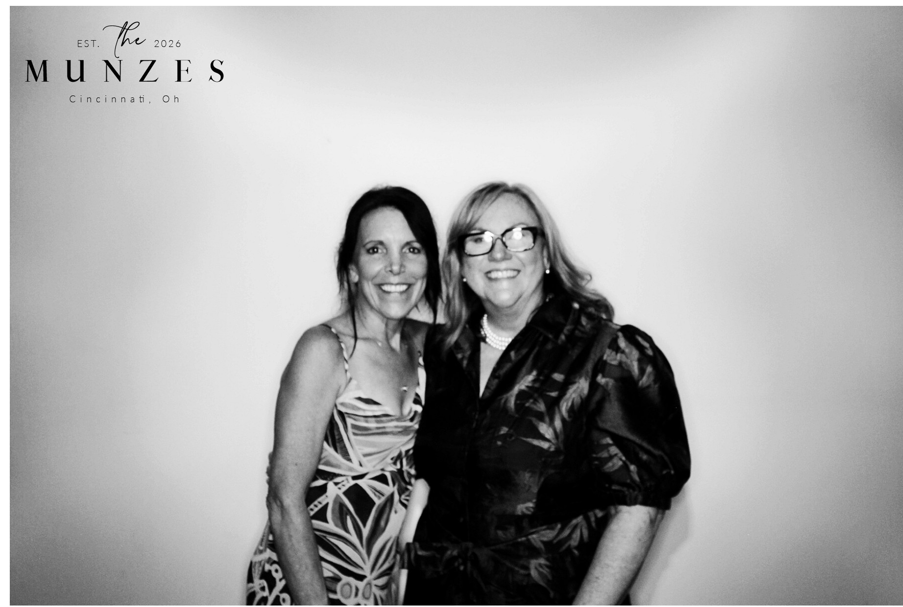 The Munzes | View more photos from the event at gallery.photoboothcincy.com/u/PhotoBoothCincy/The-Munzes