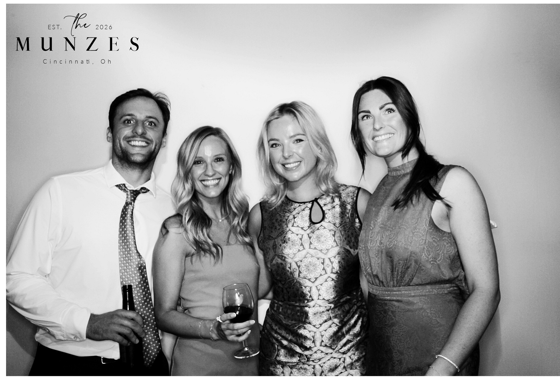 The Munzes | View more photos from the event at gallery.photoboothcincy.com/u/PhotoBoothCincy/The-Munzes