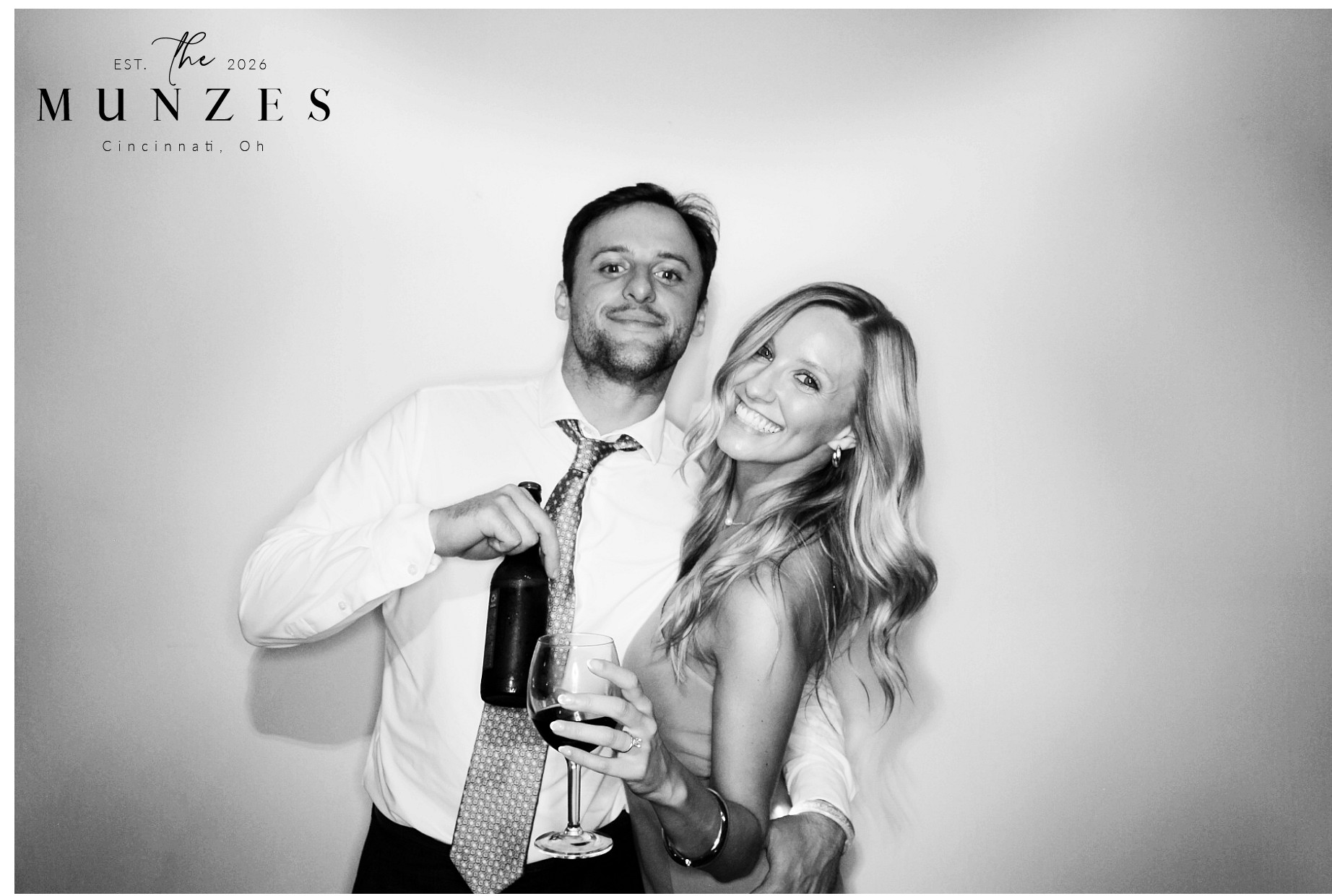 The Munzes | View more photos from the event at gallery.photoboothcincy.com/u/PhotoBoothCincy/The-Munzes