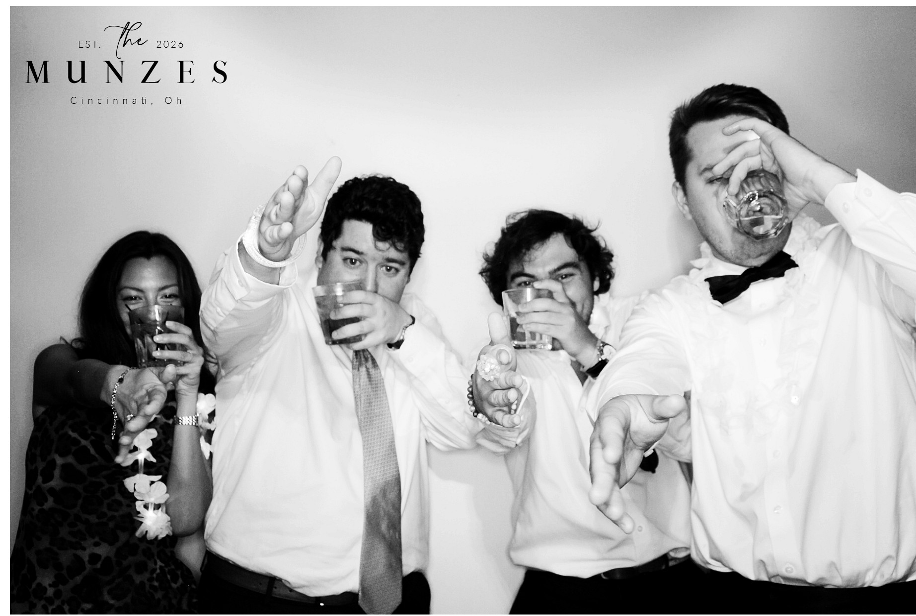 The Munzes | View more photos from the event at gallery.photoboothcincy.com/u/PhotoBoothCincy/The-Munzes