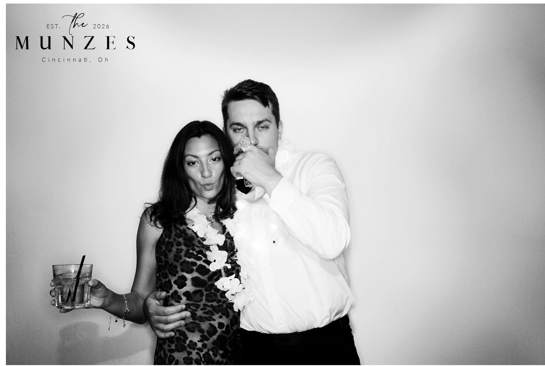 The Munzes | View more photos from the event at gallery.photoboothcincy.com/u/PhotoBoothCincy/The-Munzes
