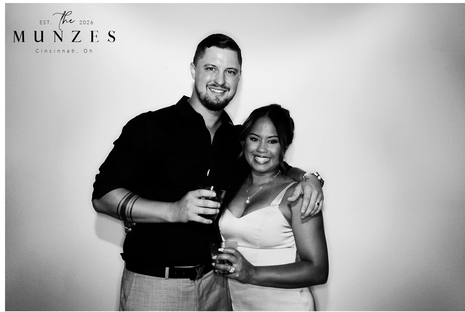 The Munzes | View more photos from the event at gallery.photoboothcincy.com/u/PhotoBoothCincy/The-Munzes