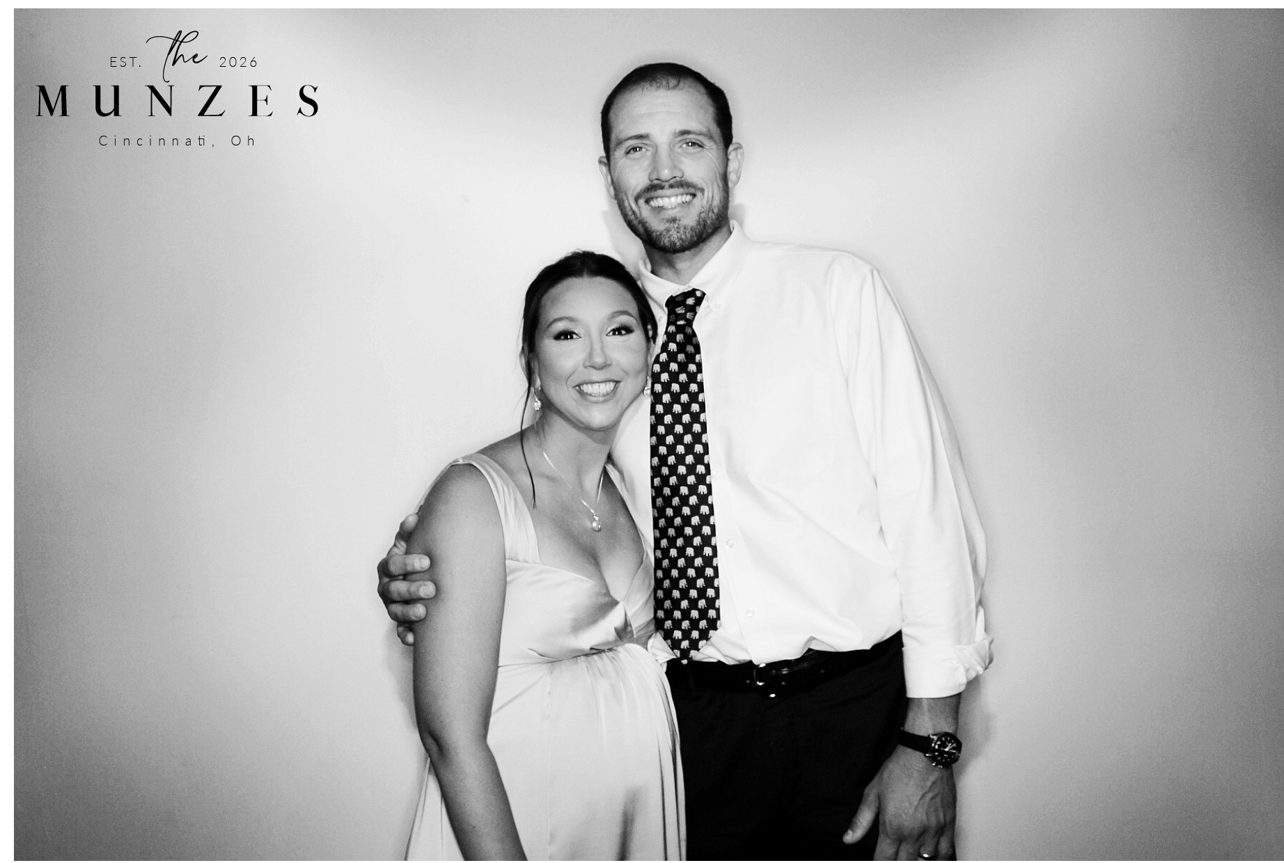 The Munzes | View more photos from the event at gallery.photoboothcincy.com/u/PhotoBoothCincy/The-Munzes