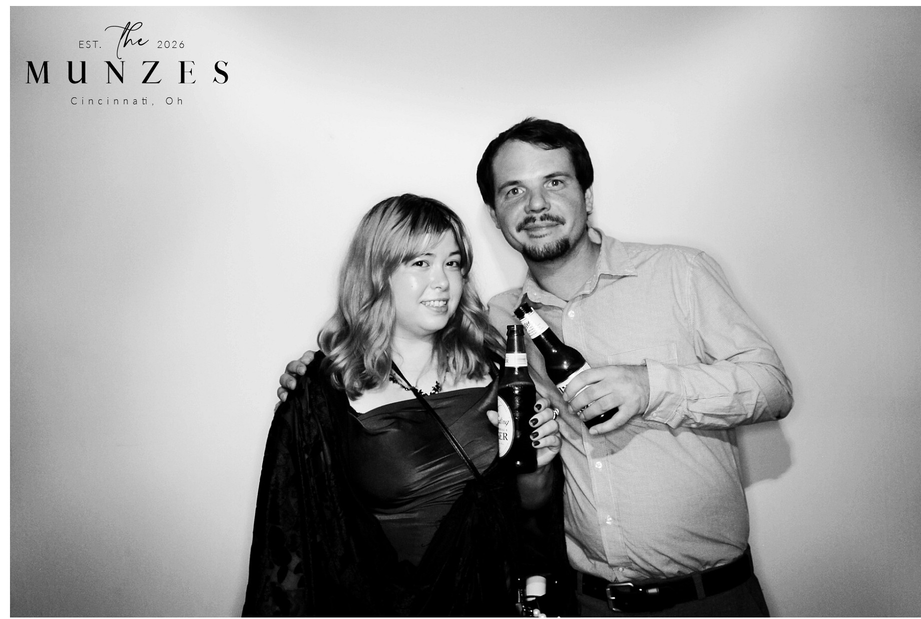 The Munzes | View more photos from the event at gallery.photoboothcincy.com/u/PhotoBoothCincy/The-Munzes
