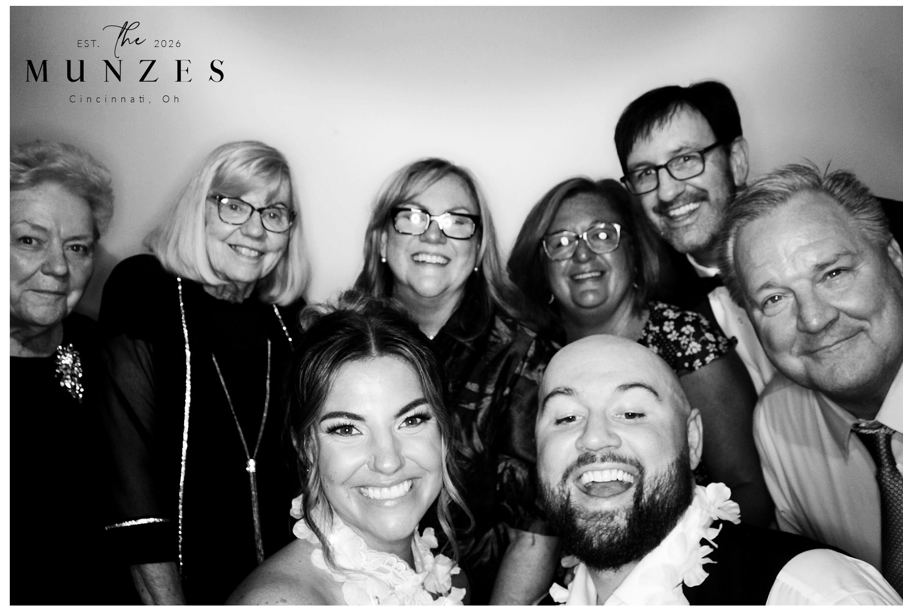 The Munzes | View more photos from the event at gallery.photoboothcincy.com/u/PhotoBoothCincy/The-Munzes