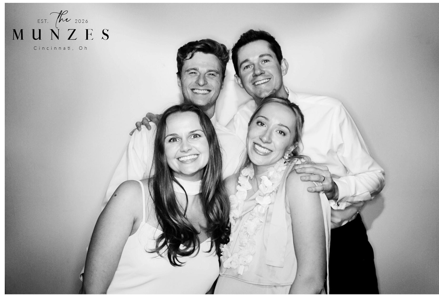 The Munzes | View more photos from the event at gallery.photoboothcincy.com/u/PhotoBoothCincy/The-Munzes